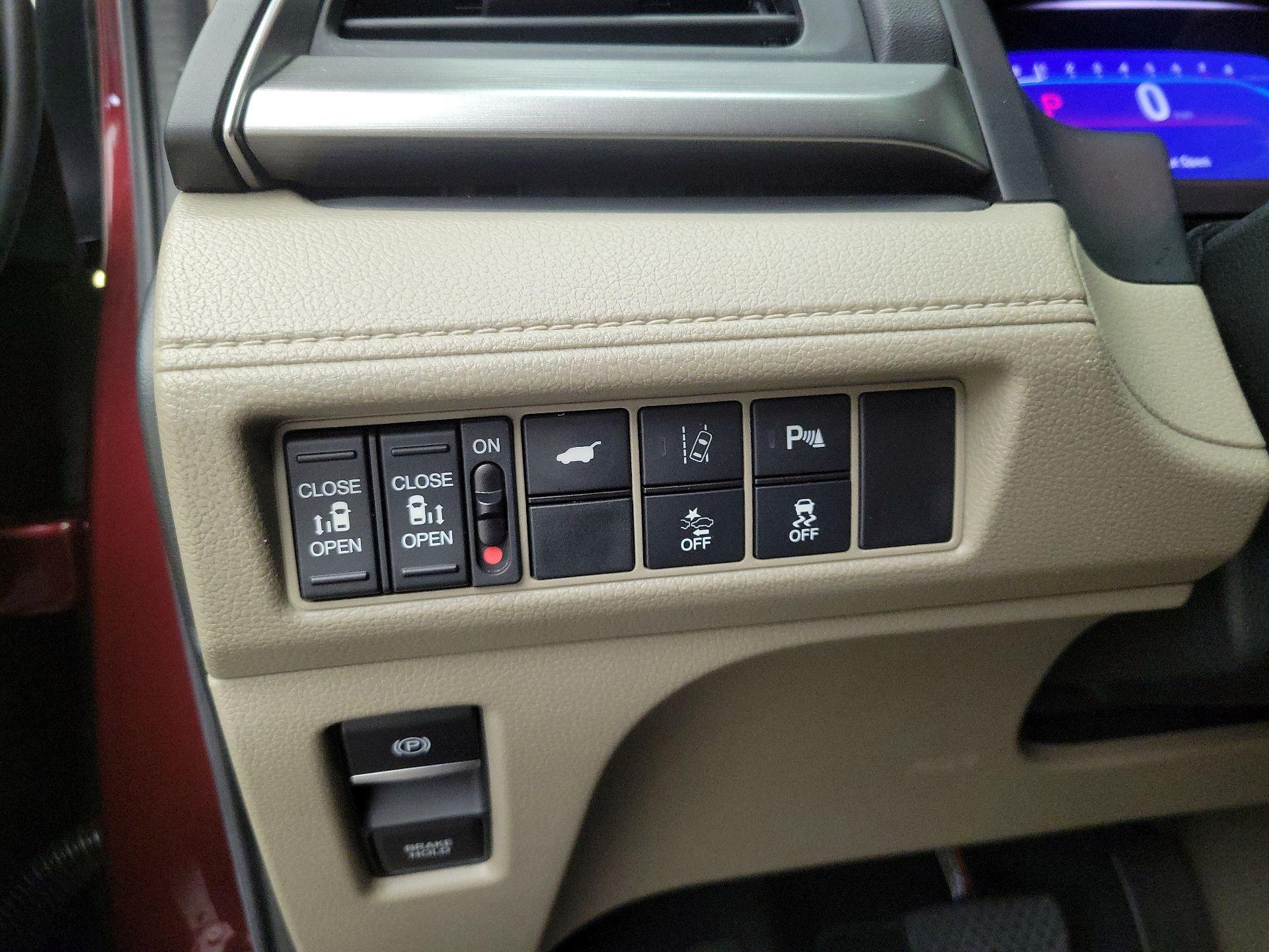 Thumbnail: 2019 Honda Odyssey - 13