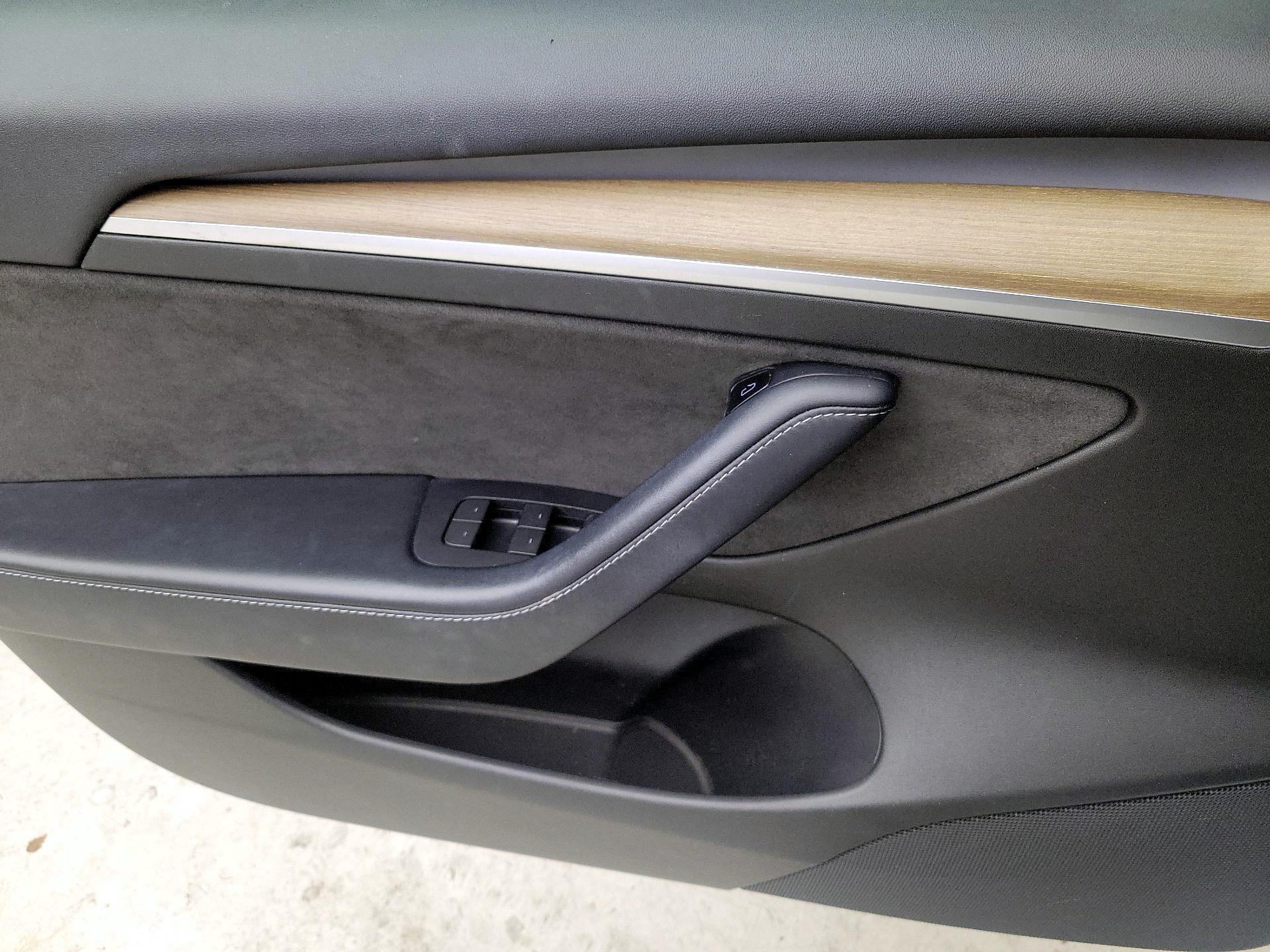 Thumbnail: 2020 Tesla Model 3 - 12