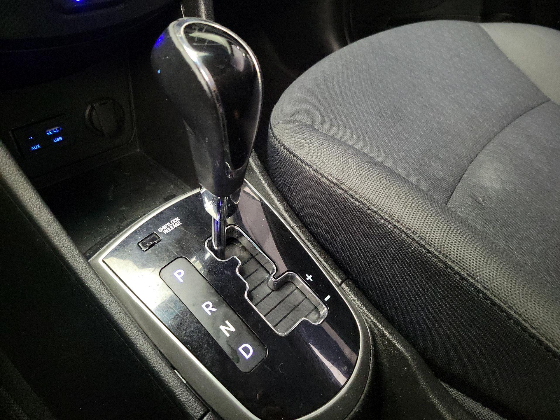 Thumbnail: 2014 Hyundai Accent - 16