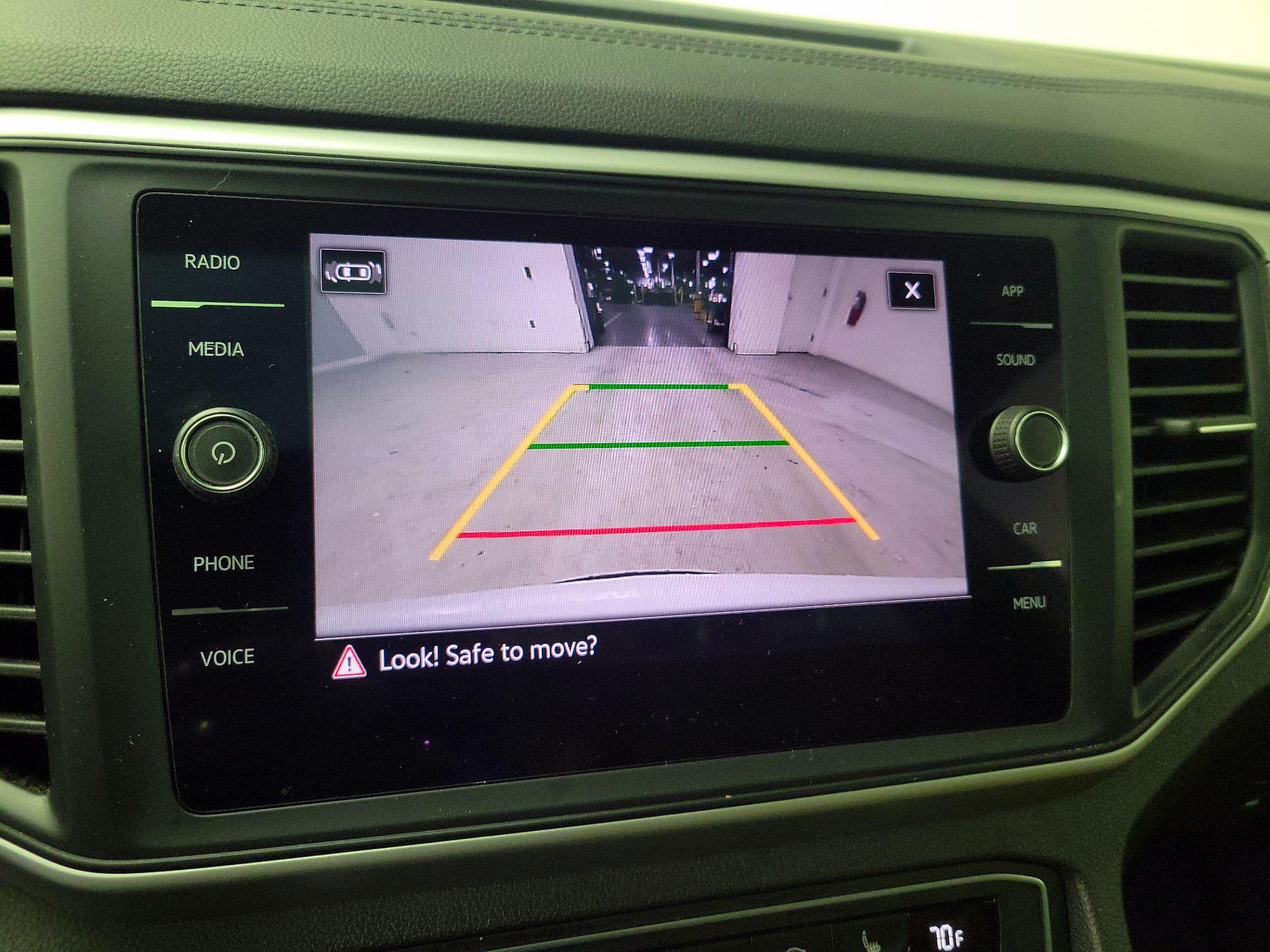 Thumbnail: 2021 Volkswagen Atlas - 14