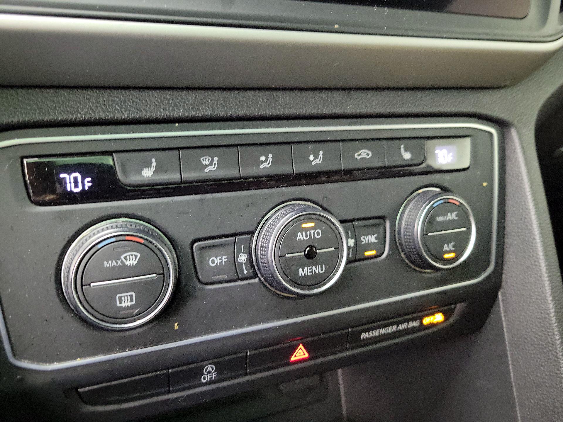 Thumbnail: 2021 Volkswagen Atlas - 16