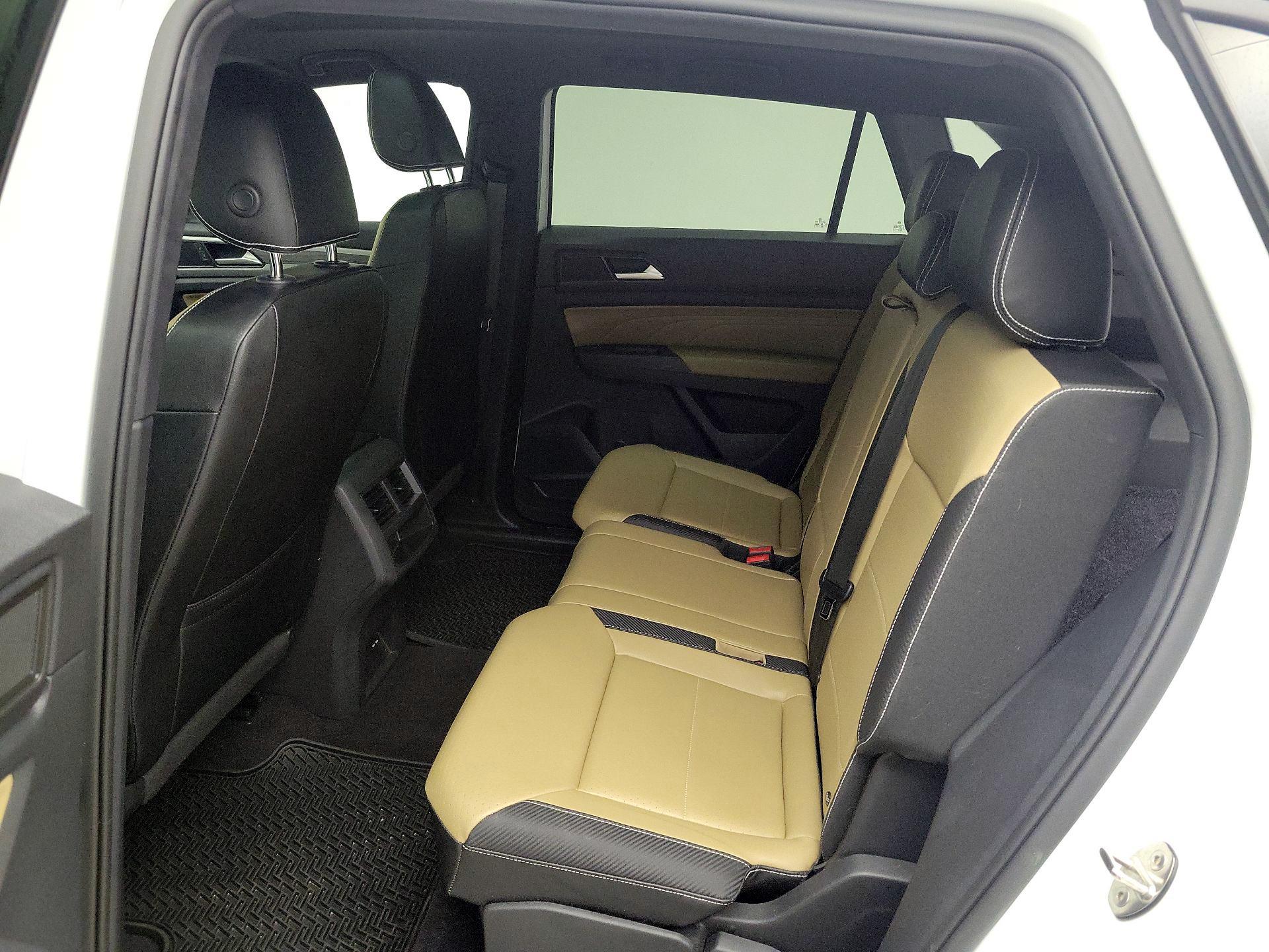 Thumbnail: 2021 Volkswagen Atlas - 20