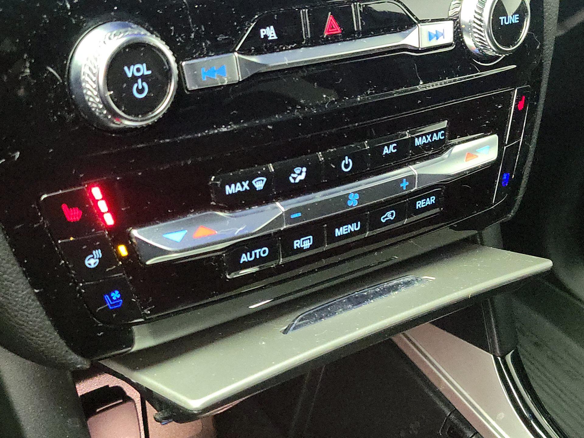 Thumbnail: 2023 Ford Explorer - 16