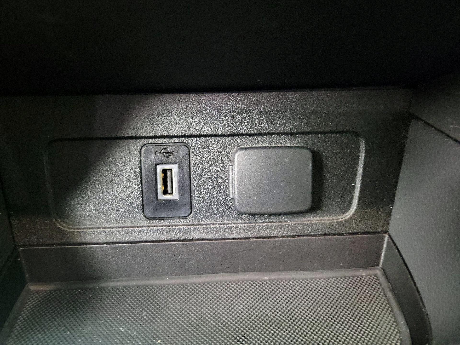 Thumbnail: 2017 Ford Escape - 18