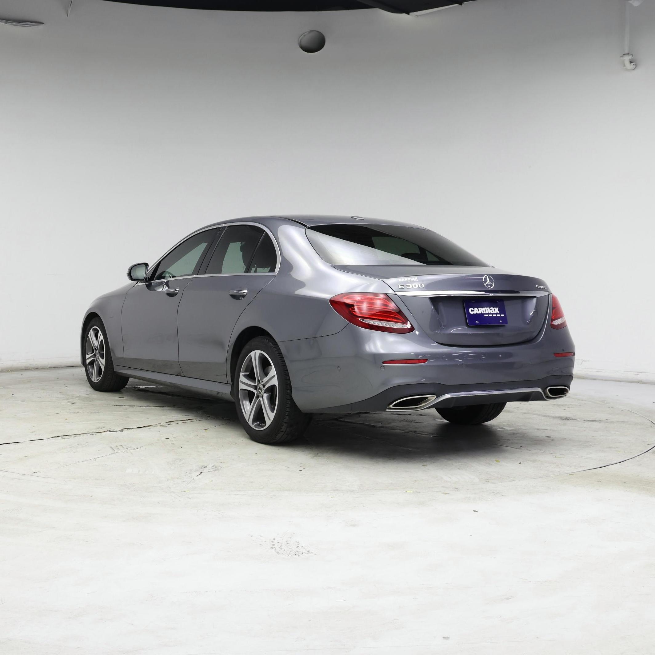 Thumbnail: 2018 Mercedes-Benz E-Class - 2