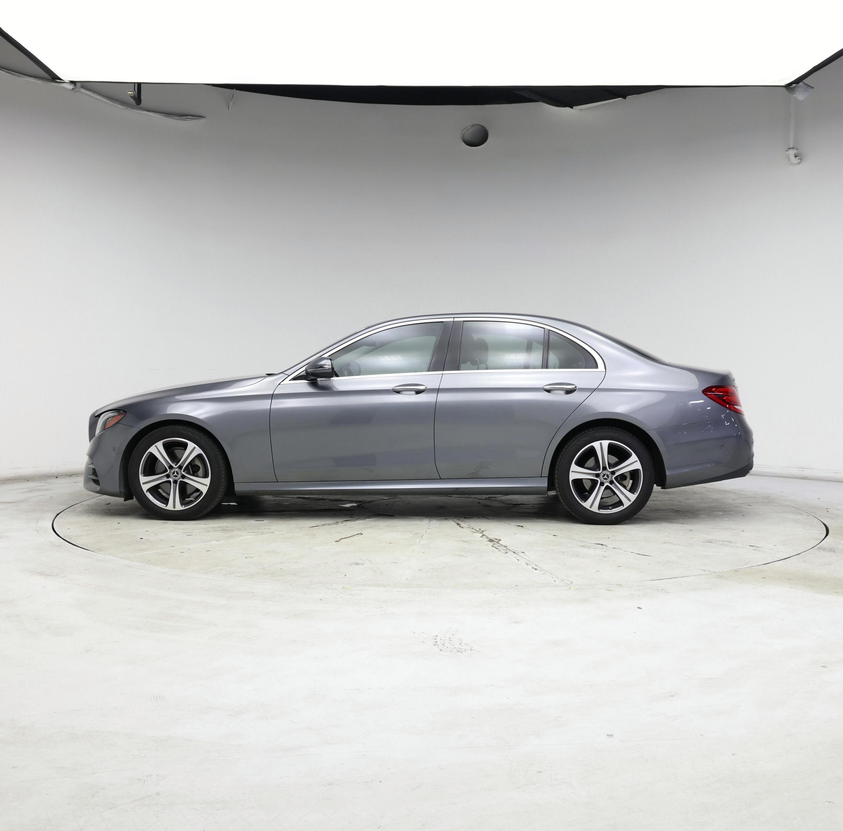 Thumbnail: 2018 Mercedes-Benz E-Class - 3