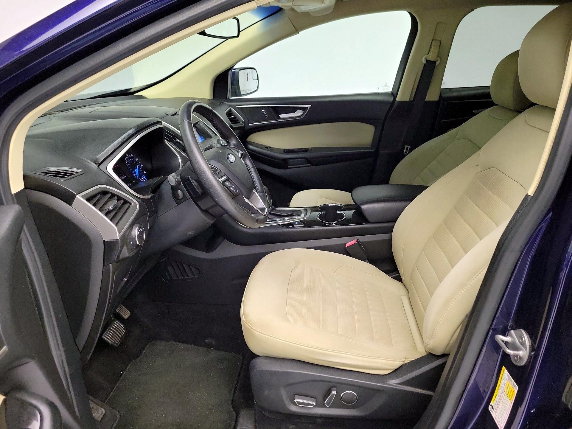 Thumbnail: 2016 Ford Edge - 11