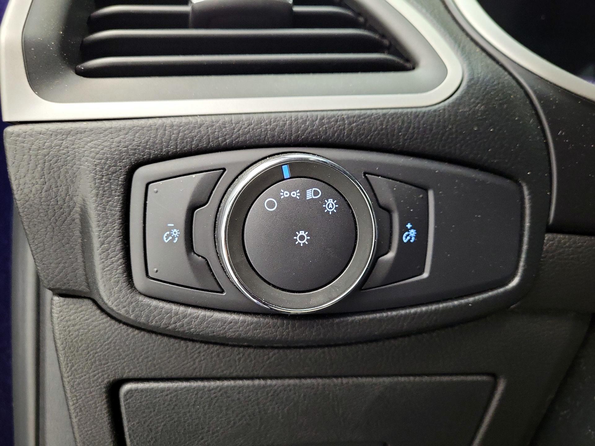 Thumbnail: 2016 Ford Edge - 13