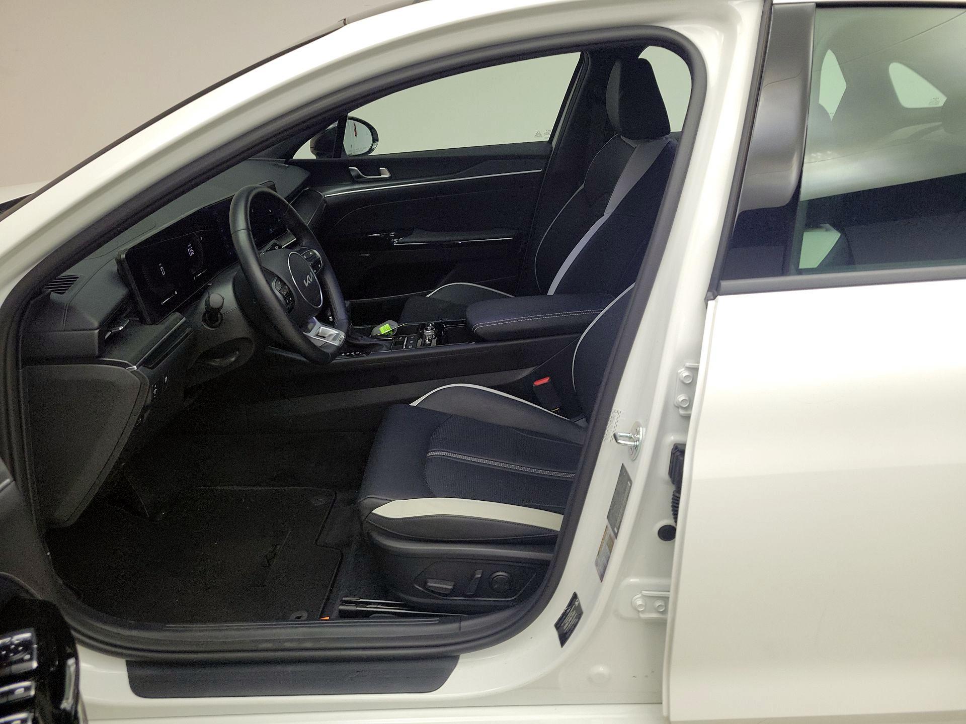 Thumbnail: 2025 Kia K5 - 11