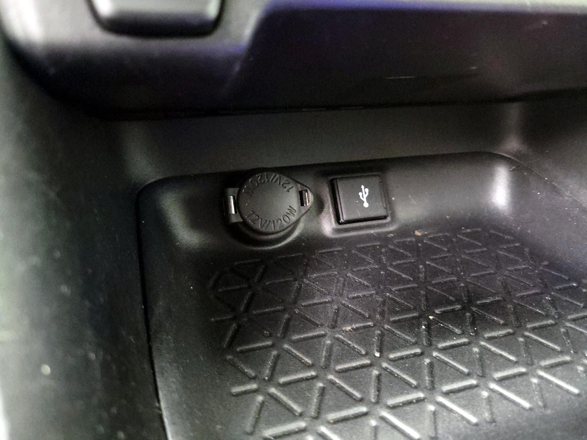 Thumbnail: 2021 Toyota RAV4 - 18