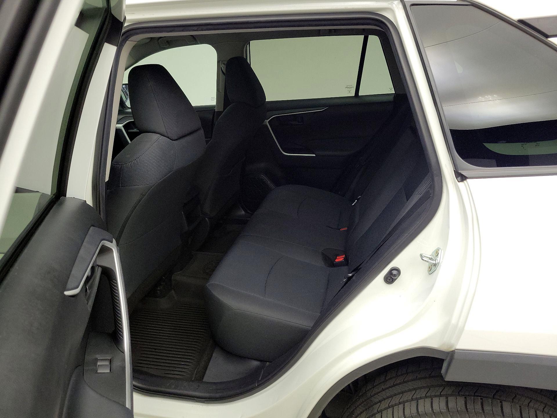 Thumbnail: 2021 Toyota RAV4 - 19