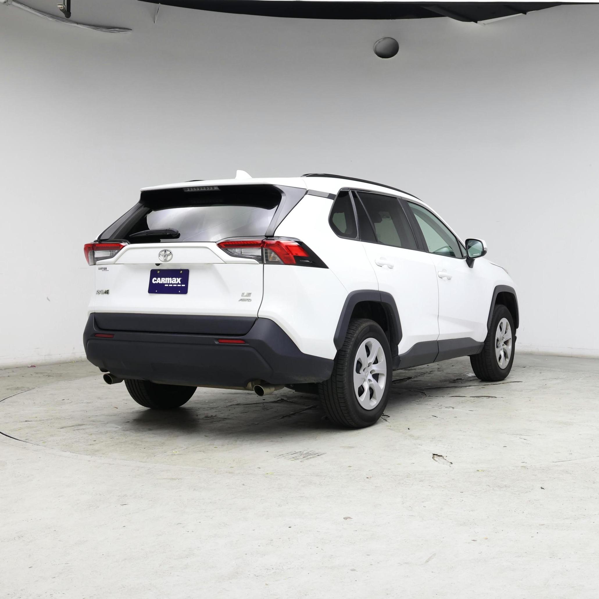 Thumbnail: 2021 Toyota RAV4 - 8