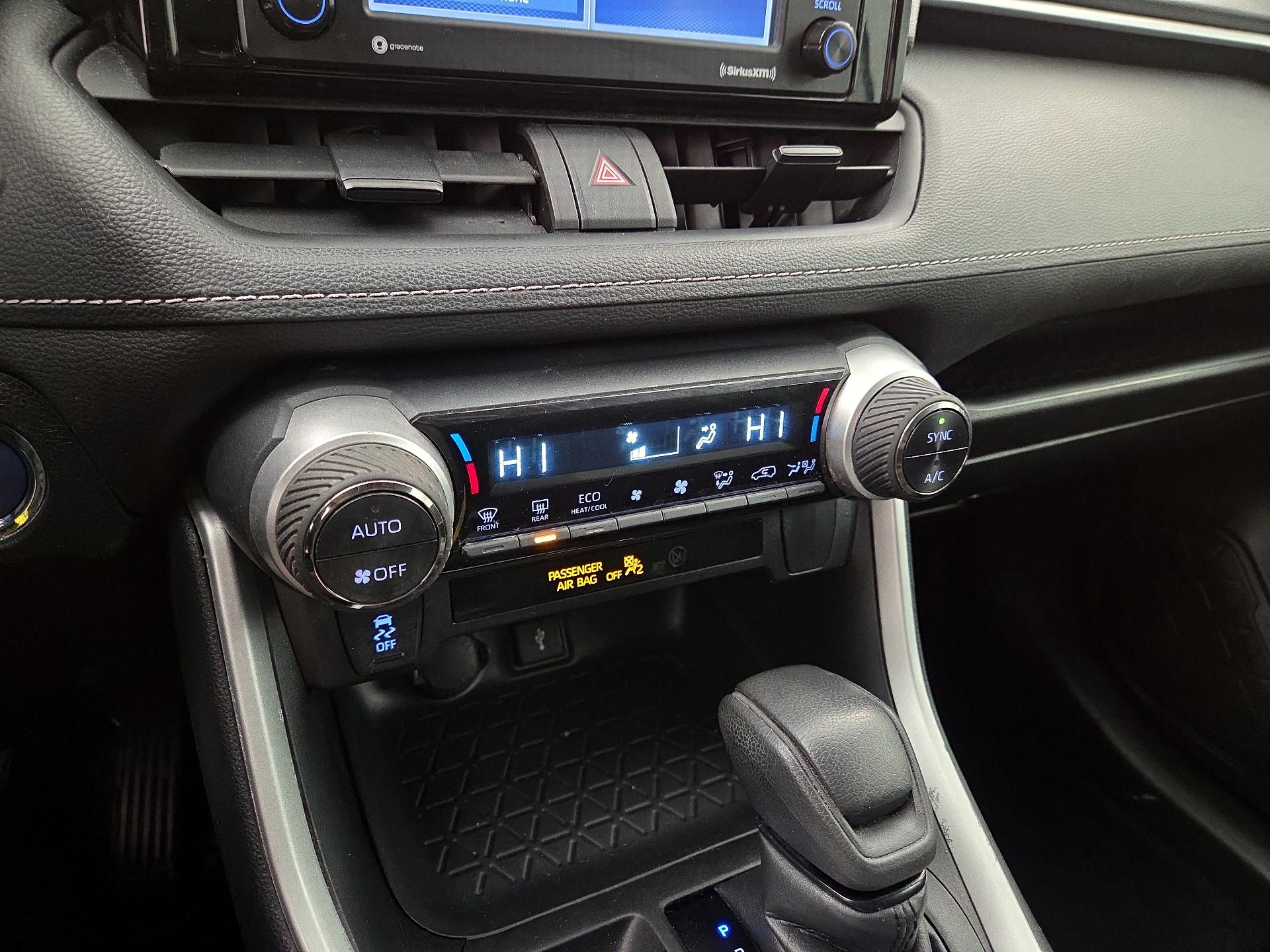 Thumbnail: 2022 Toyota RAV4 - 16