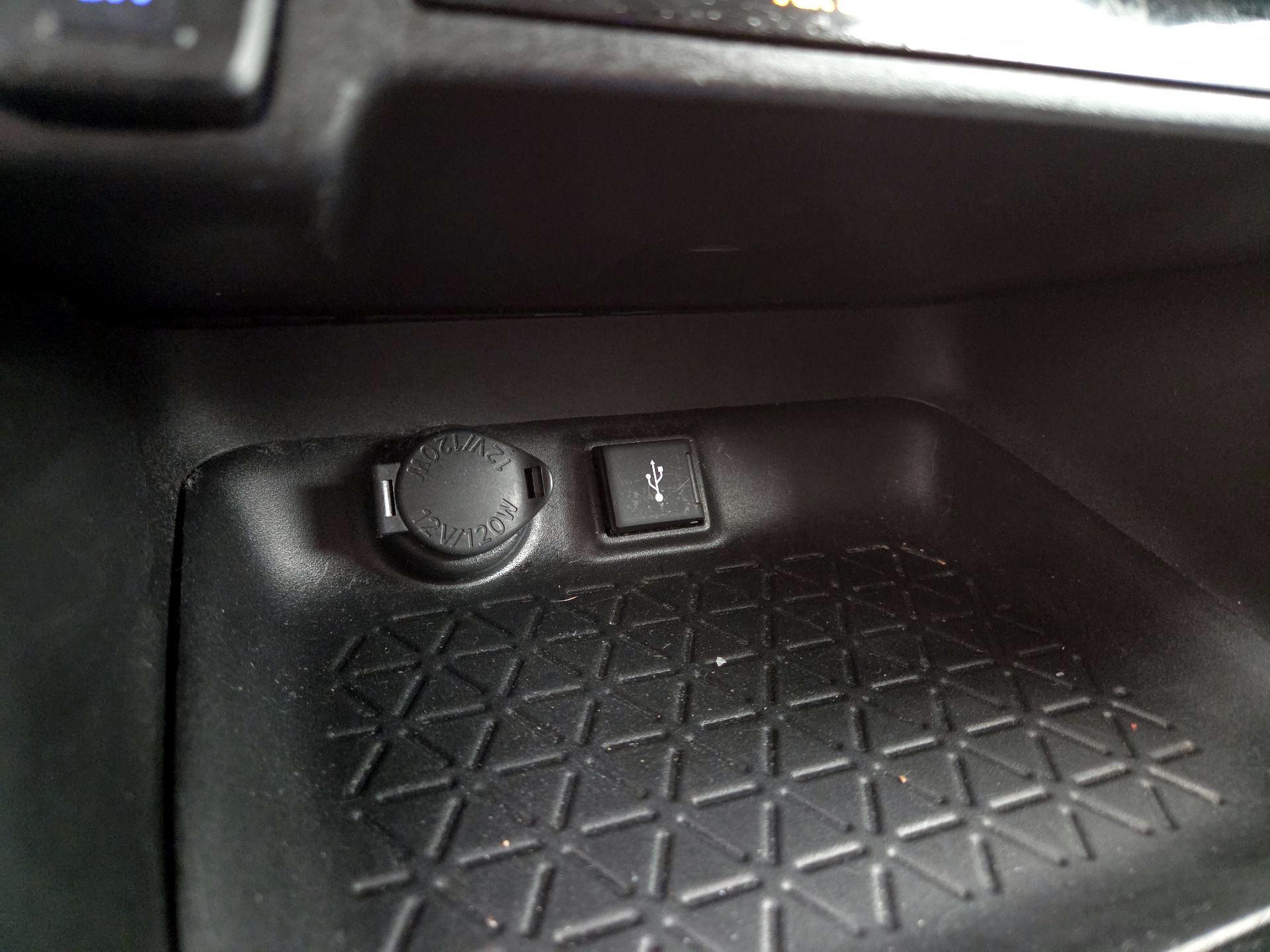 Thumbnail: 2022 Toyota RAV4 - 18