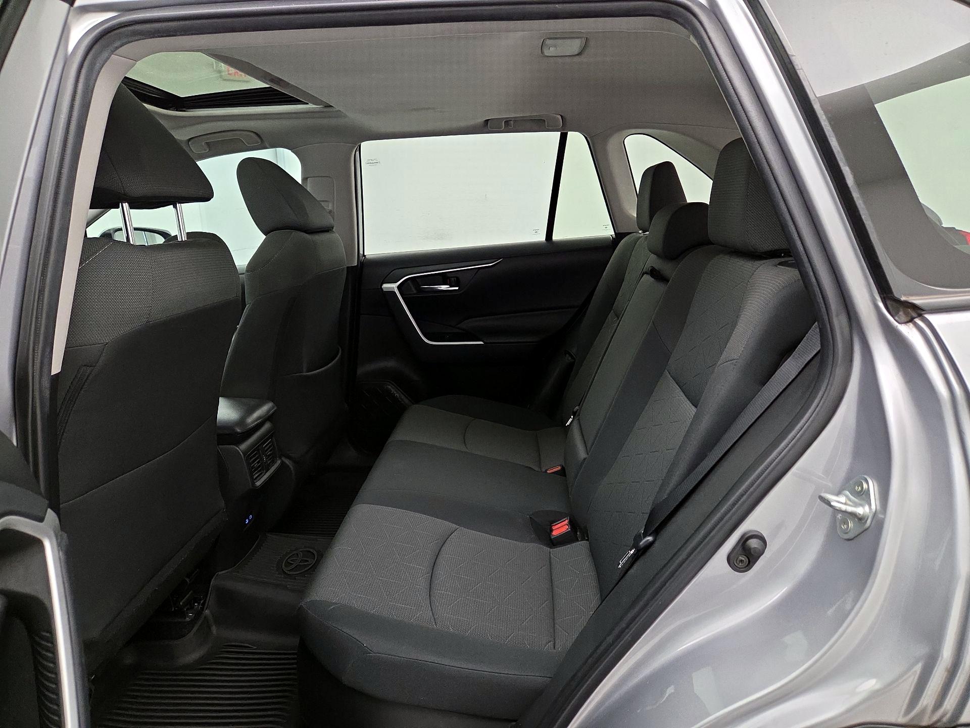 Thumbnail: 2022 Toyota RAV4 - 20