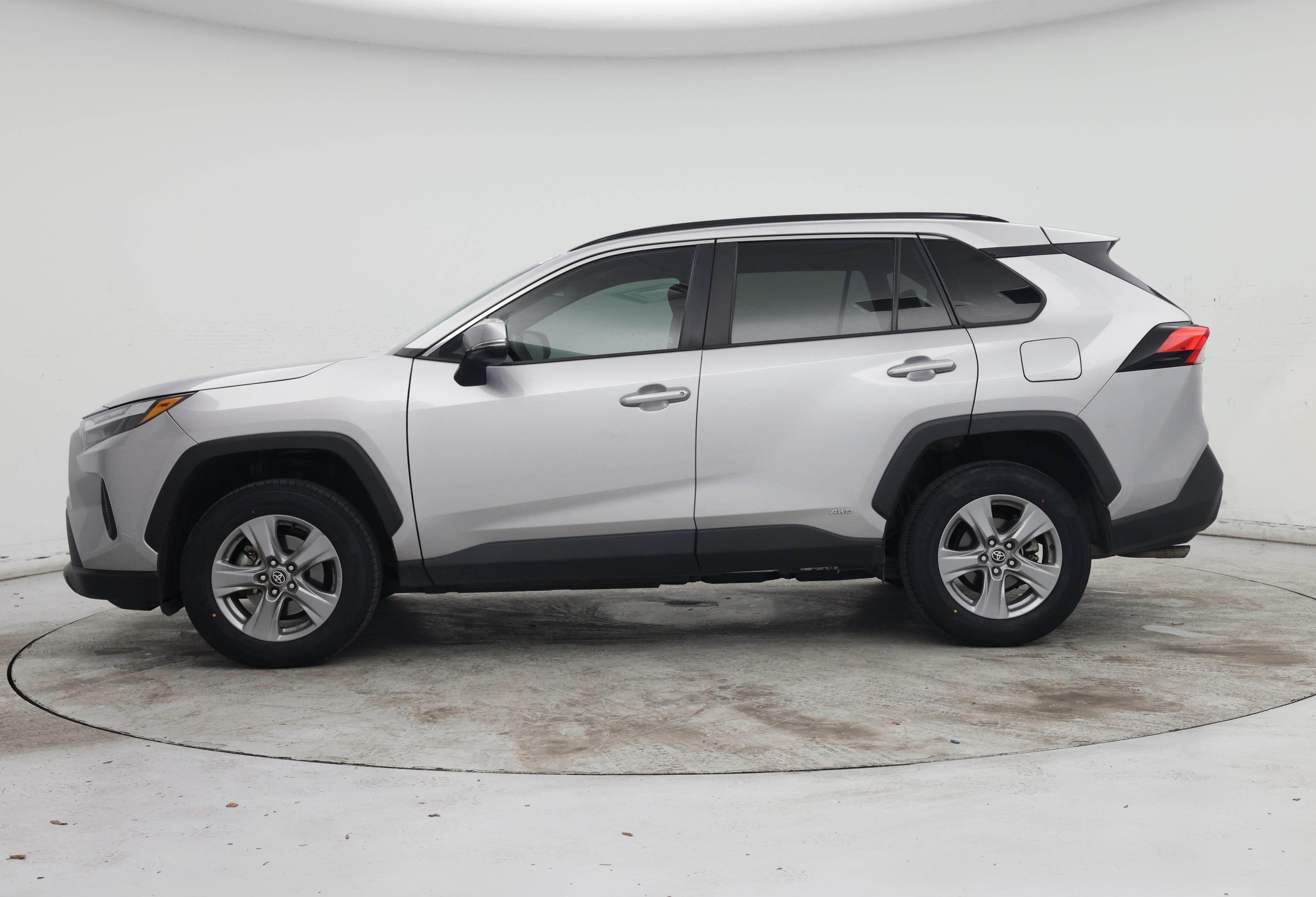 Thumbnail: 2022 Toyota RAV4 - 3