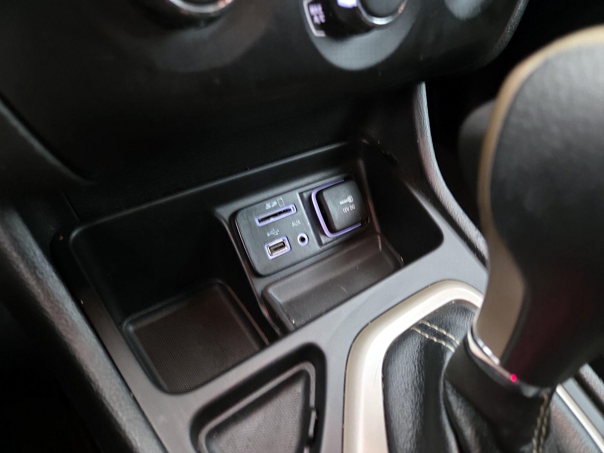 Thumbnail: 2018 Jeep Cherokee - 18