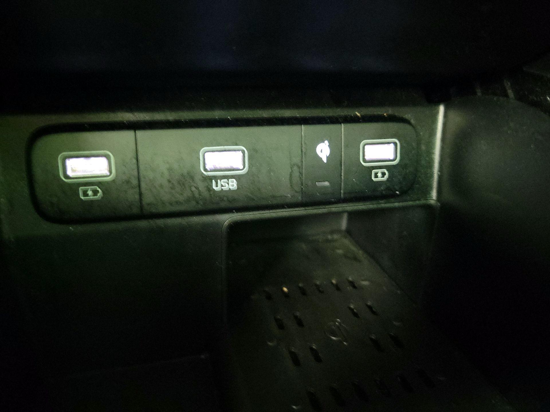 Thumbnail: 2021 Kia Sorento - 19