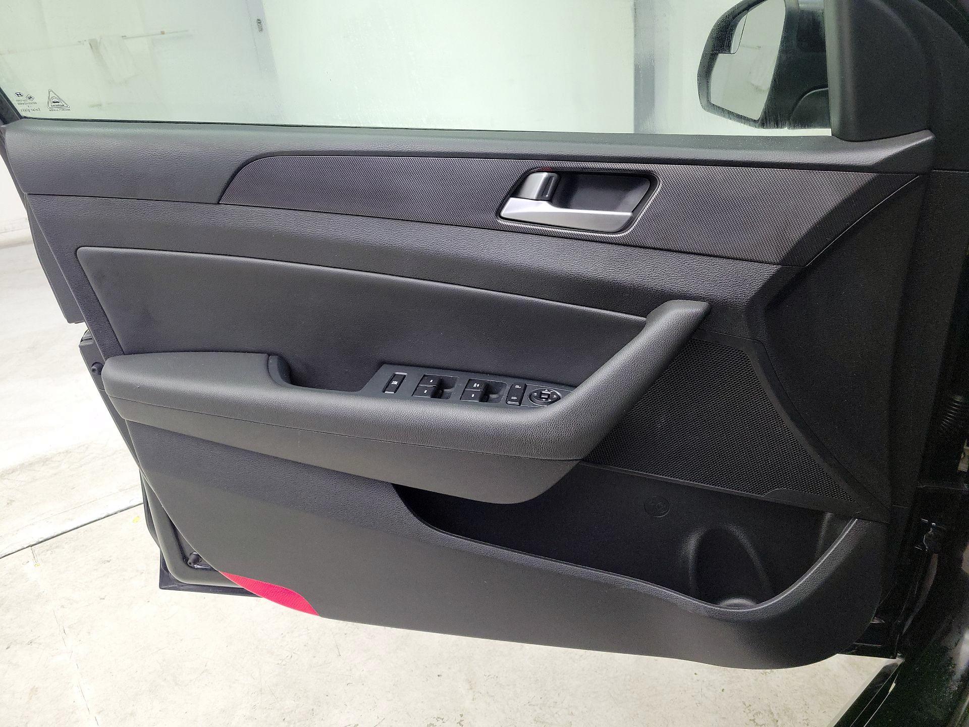 Thumbnail: 2017 Hyundai Sonata - 12