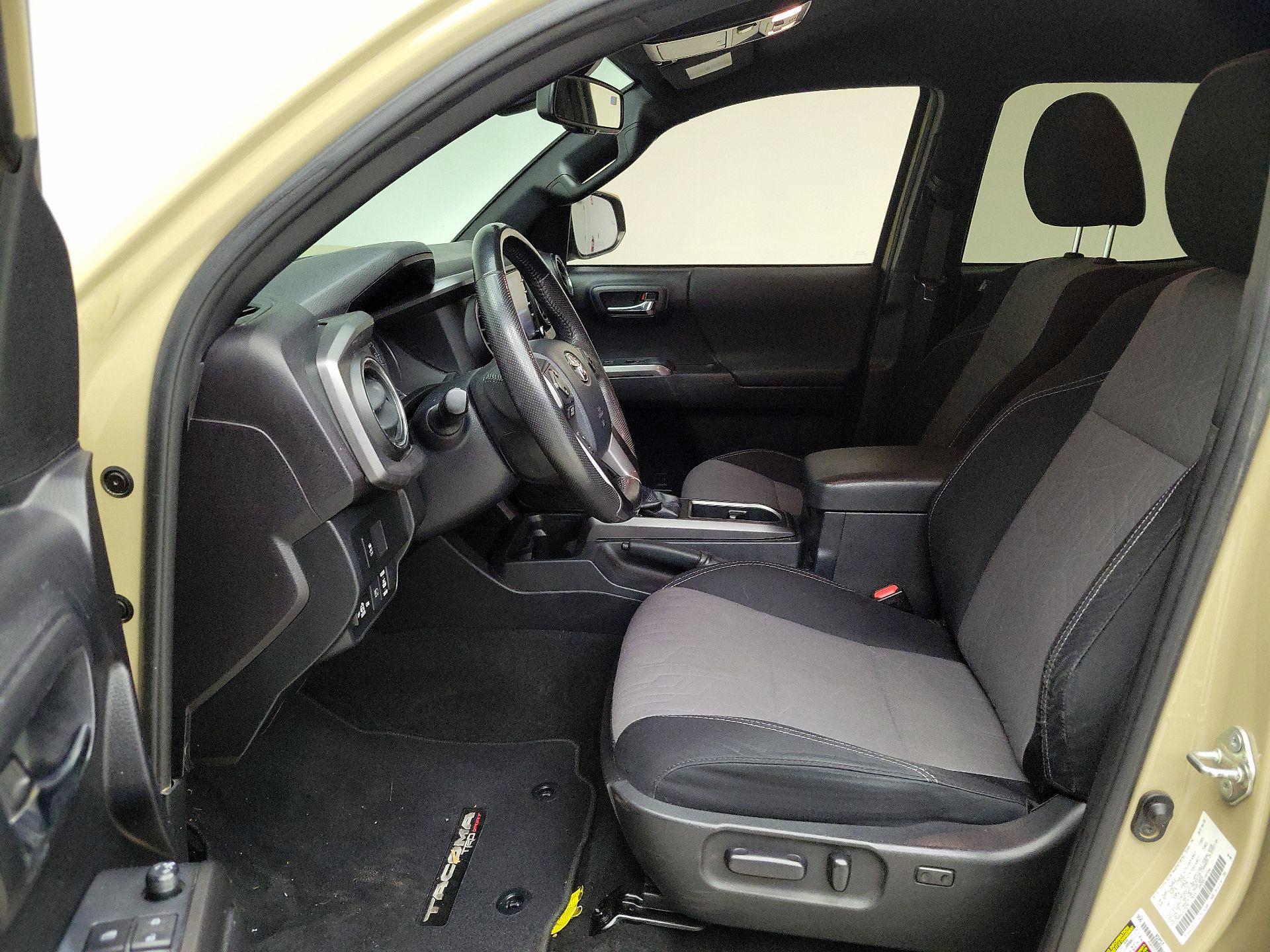 Thumbnail: 2020 Toyota Tacoma - 11