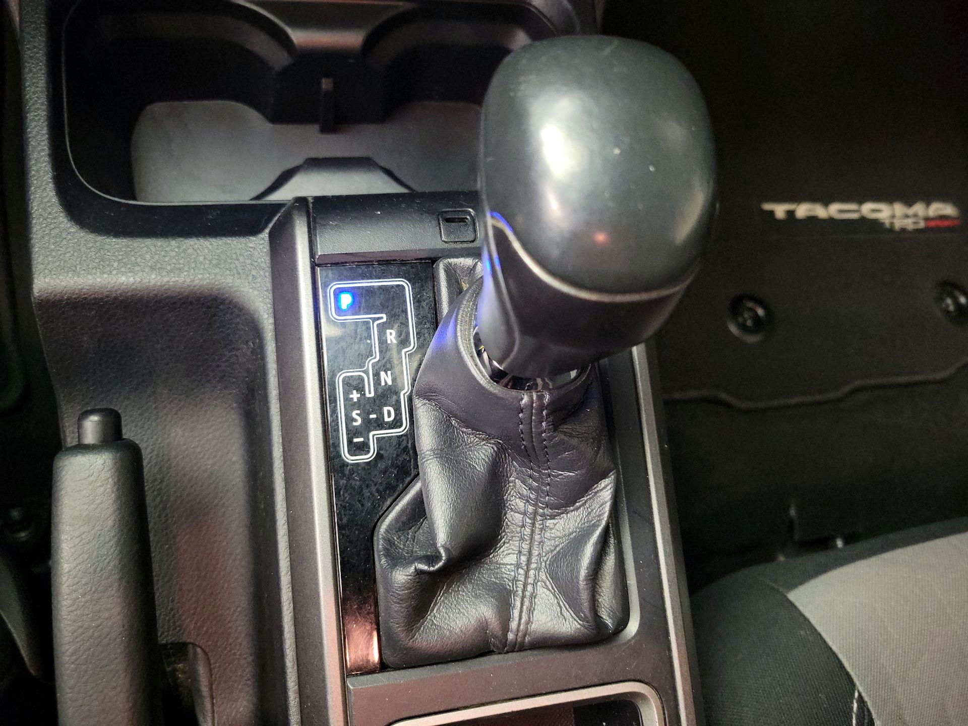 Thumbnail: 2020 Toyota Tacoma - 17