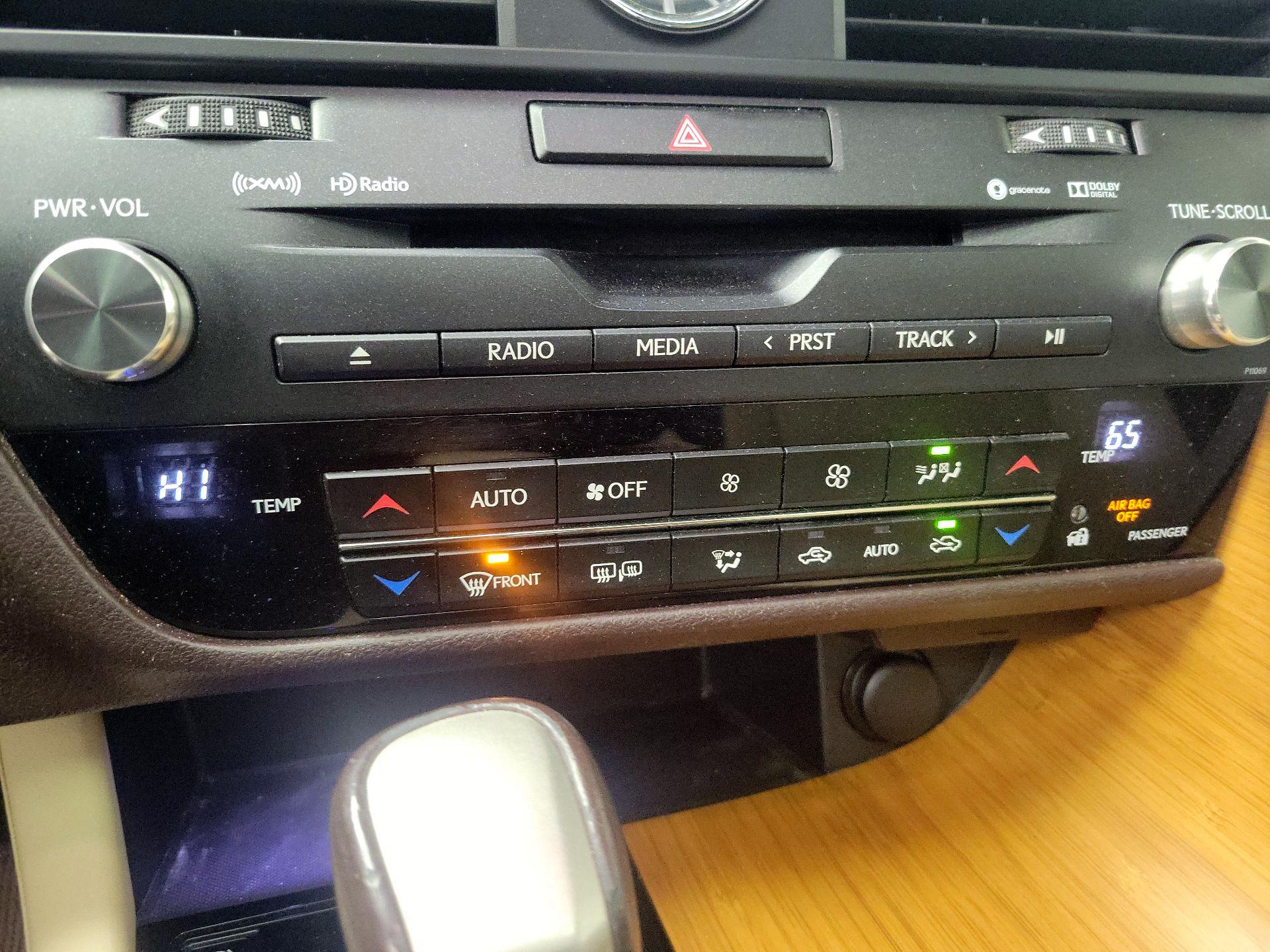 Thumbnail: 2016 Lexus RX - 17