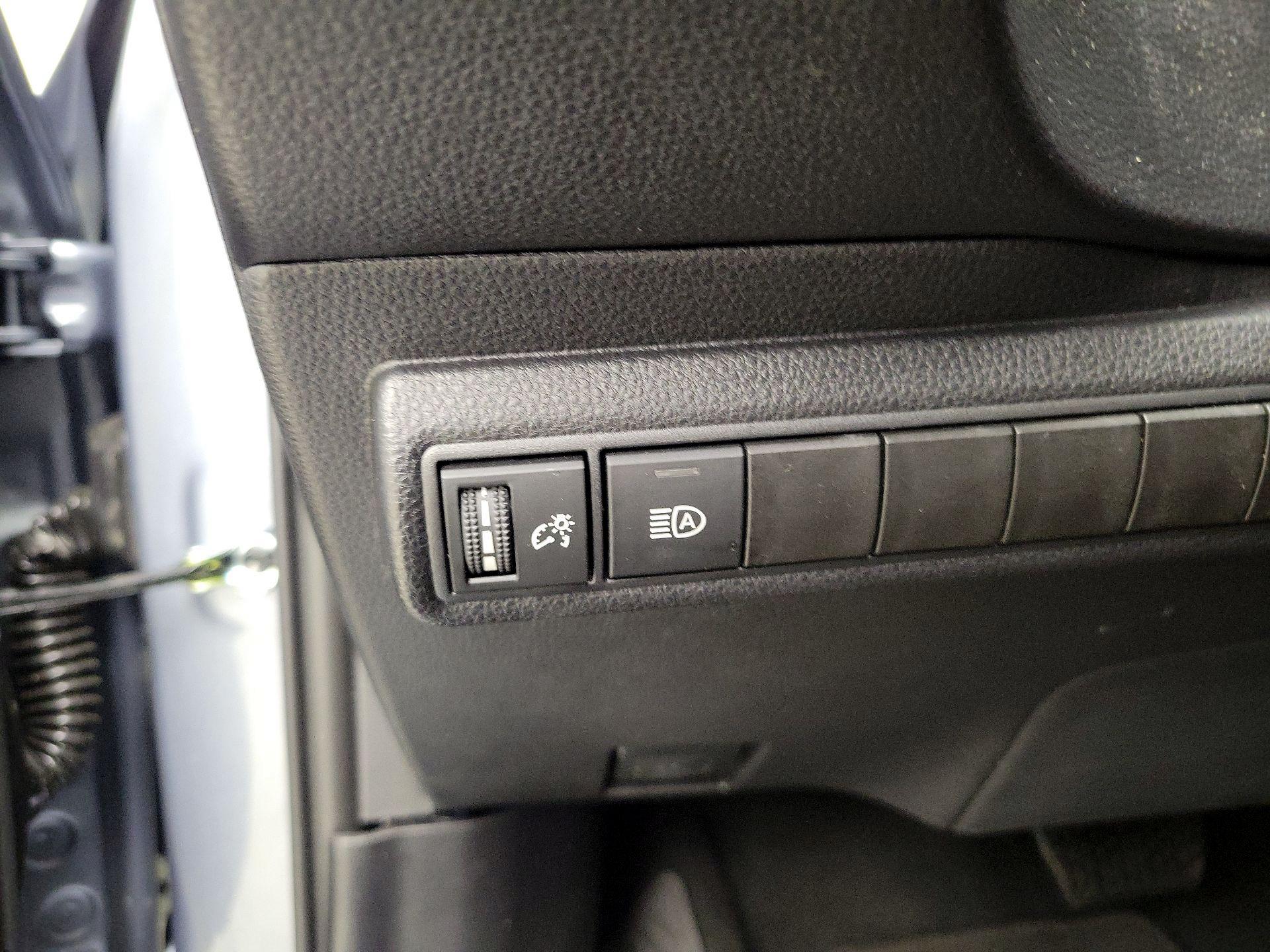 Thumbnail: 2025 Toyota Corolla - 13