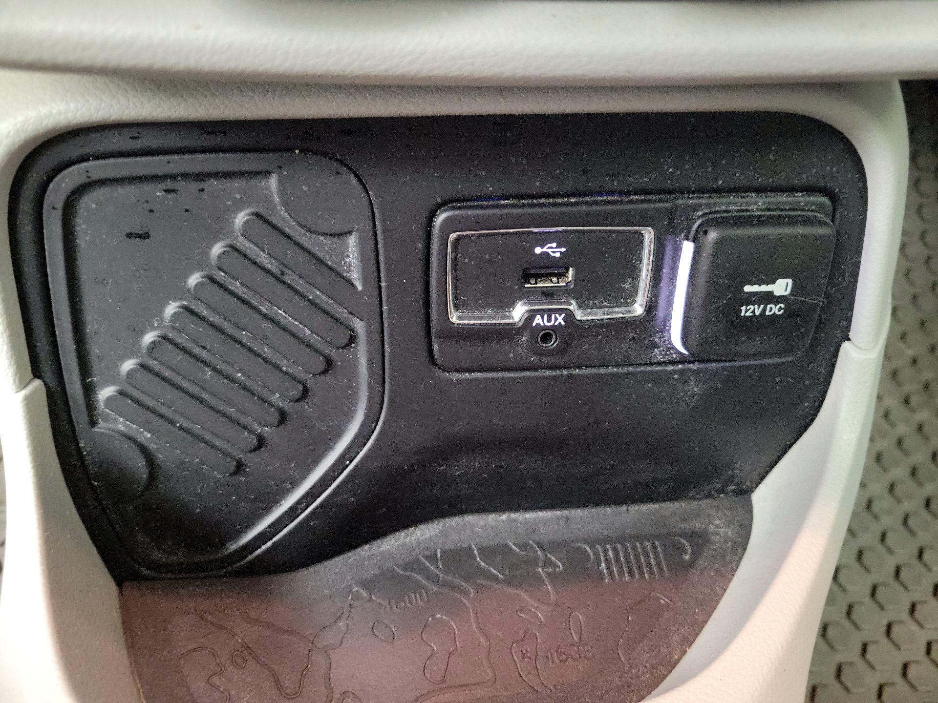 Thumbnail: 2017 Jeep Renegade - 19