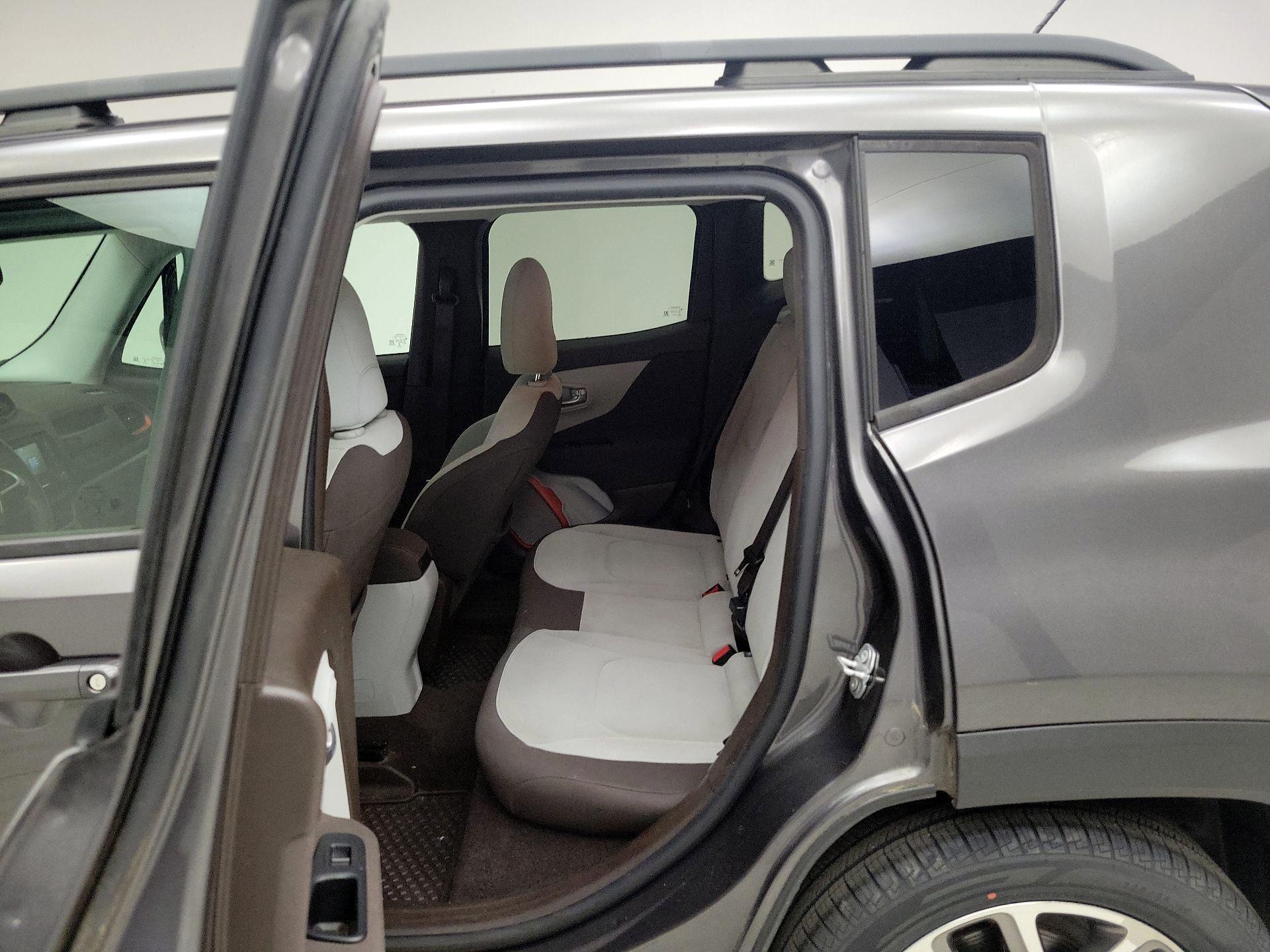 Thumbnail: 2017 Jeep Renegade - 20