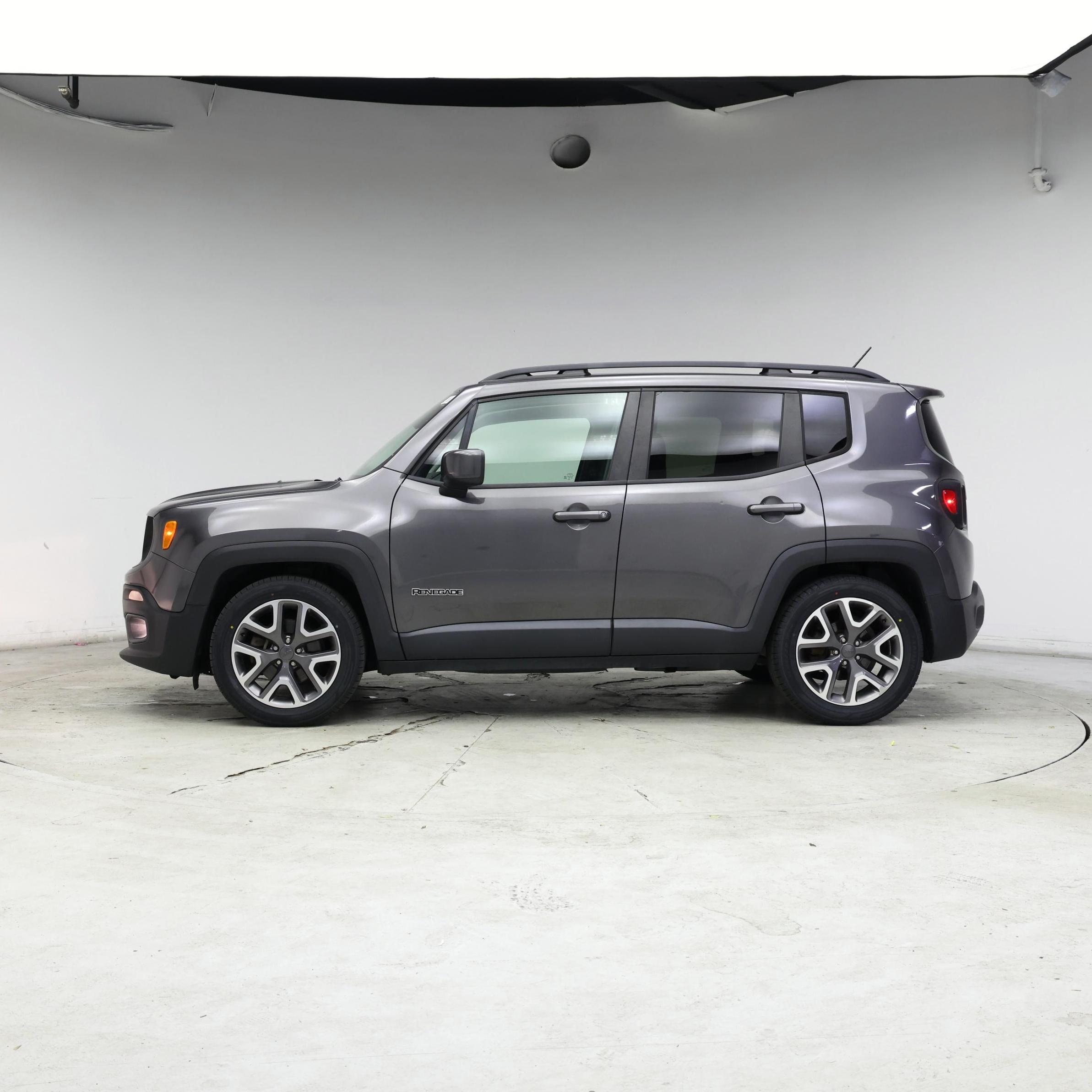 Thumbnail: 2017 Jeep Renegade - 3