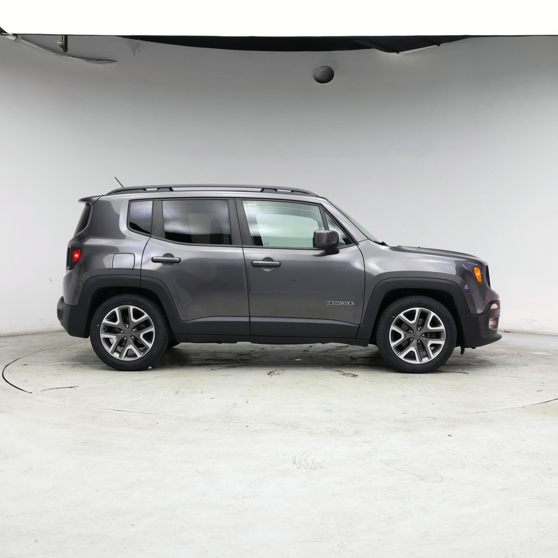 Thumbnail: 2017 Jeep Renegade - 7