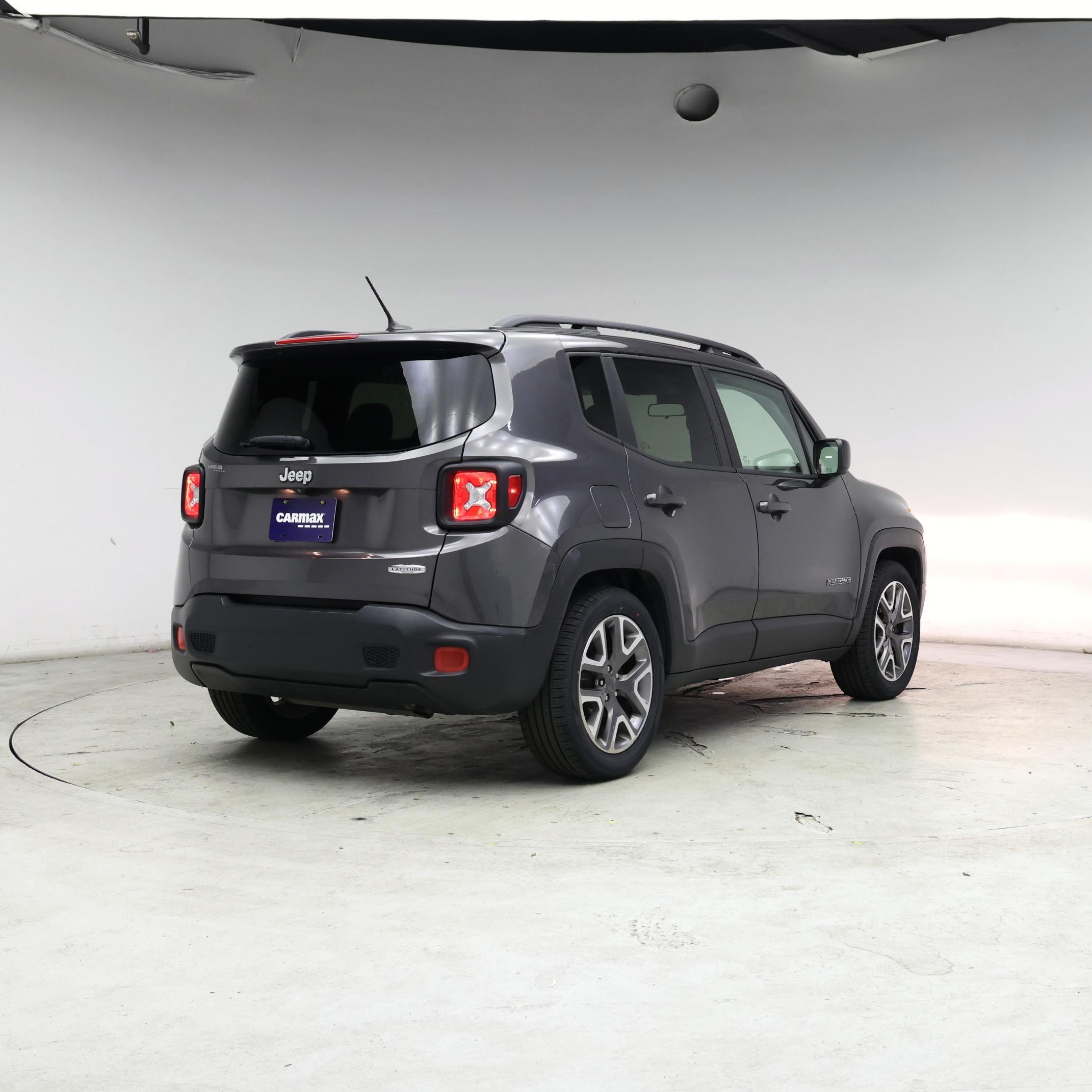 Thumbnail: 2017 Jeep Renegade - 8