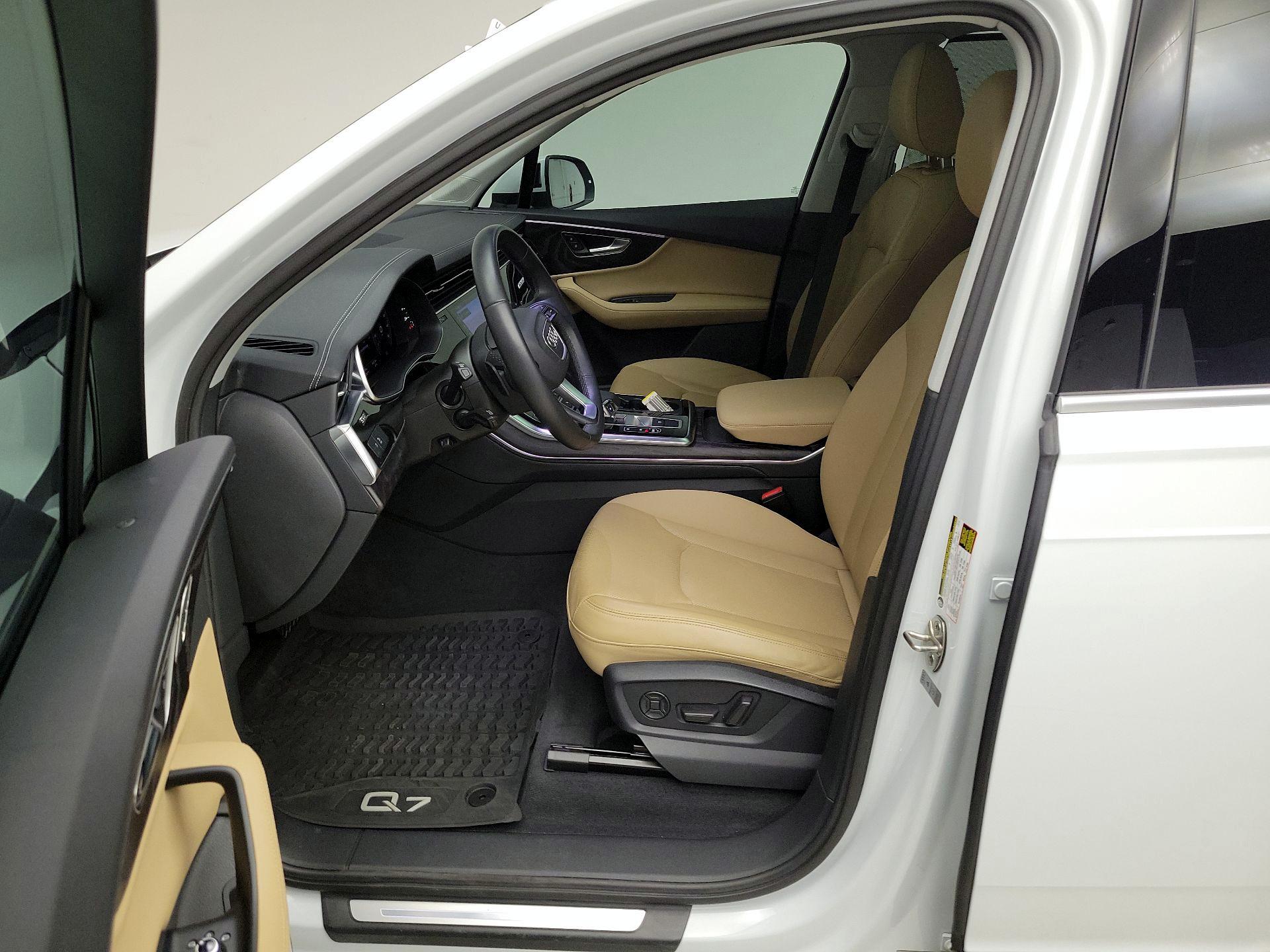 Thumbnail: 2023 Audi Q7 - 11