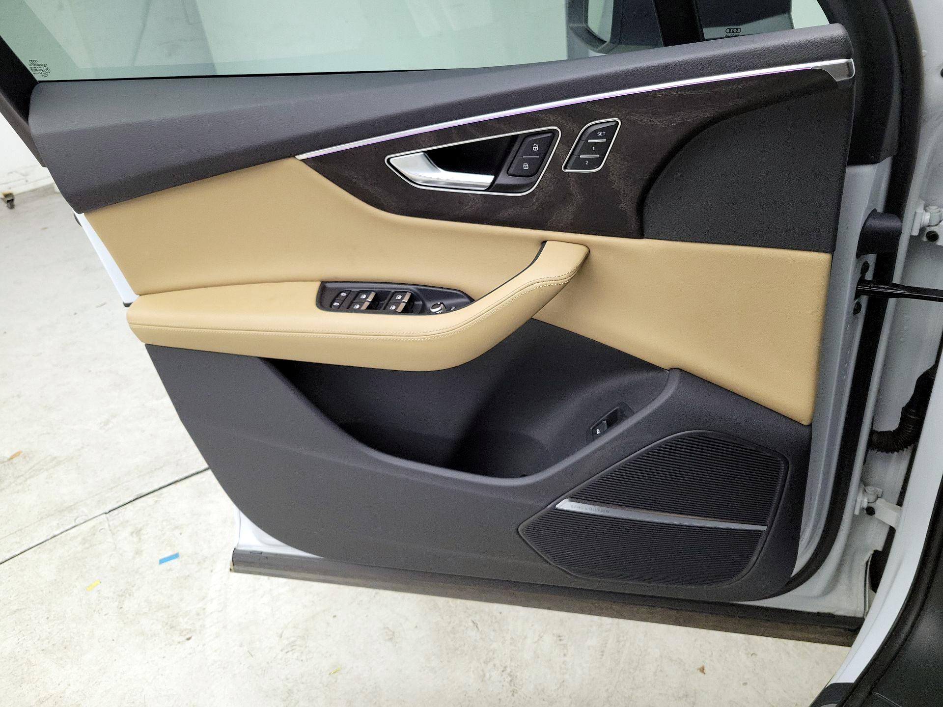 Thumbnail: 2023 Audi Q7 - 12