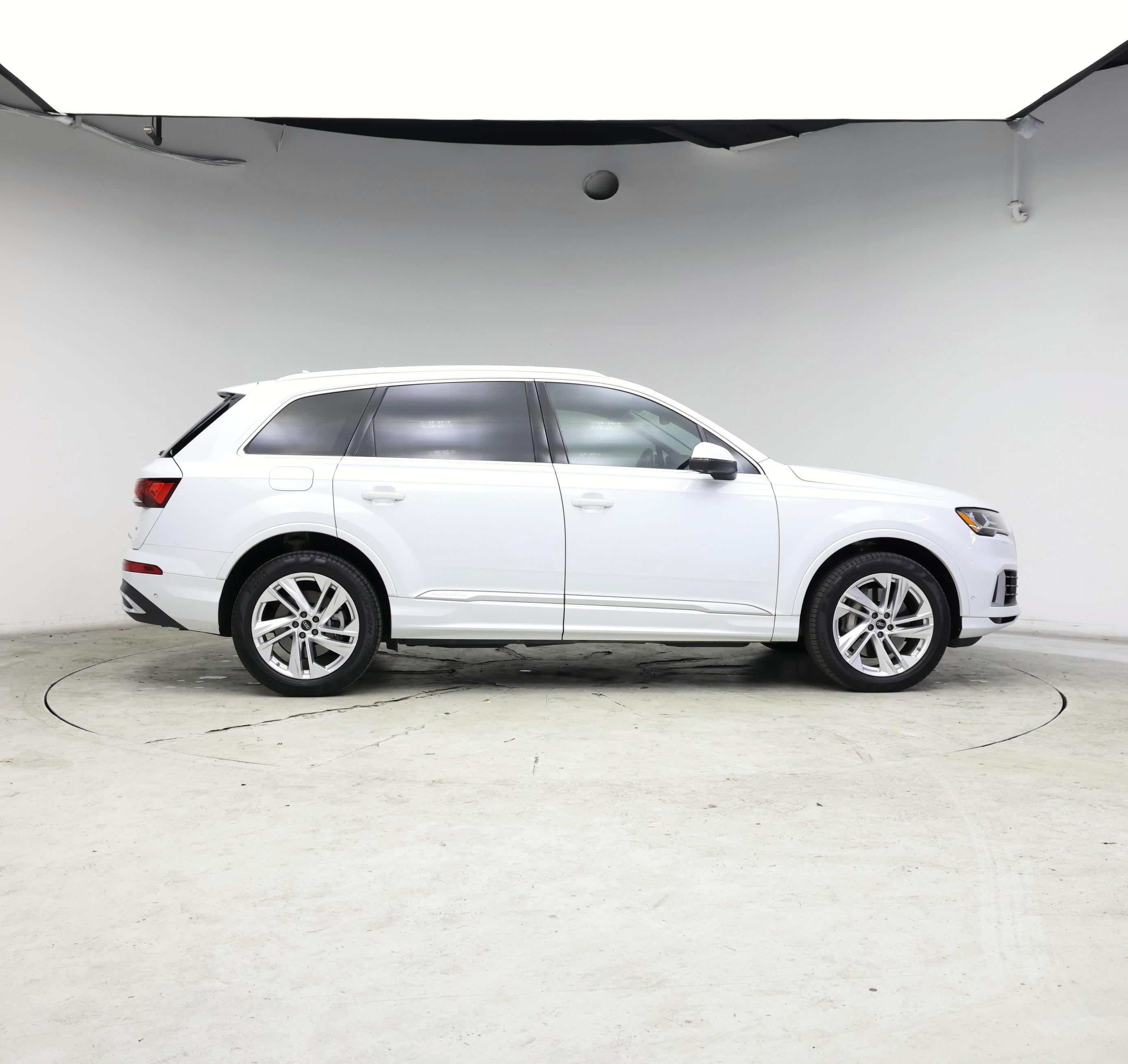 Thumbnail: 2023 Audi Q7 - 7