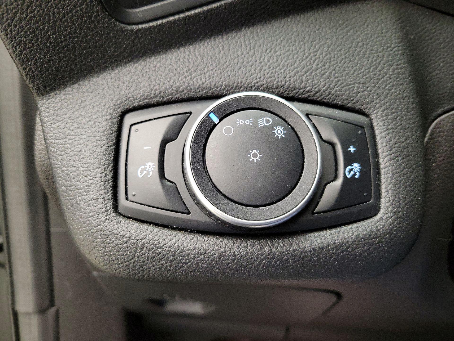 Thumbnail: 2016 Ford Escape - 13