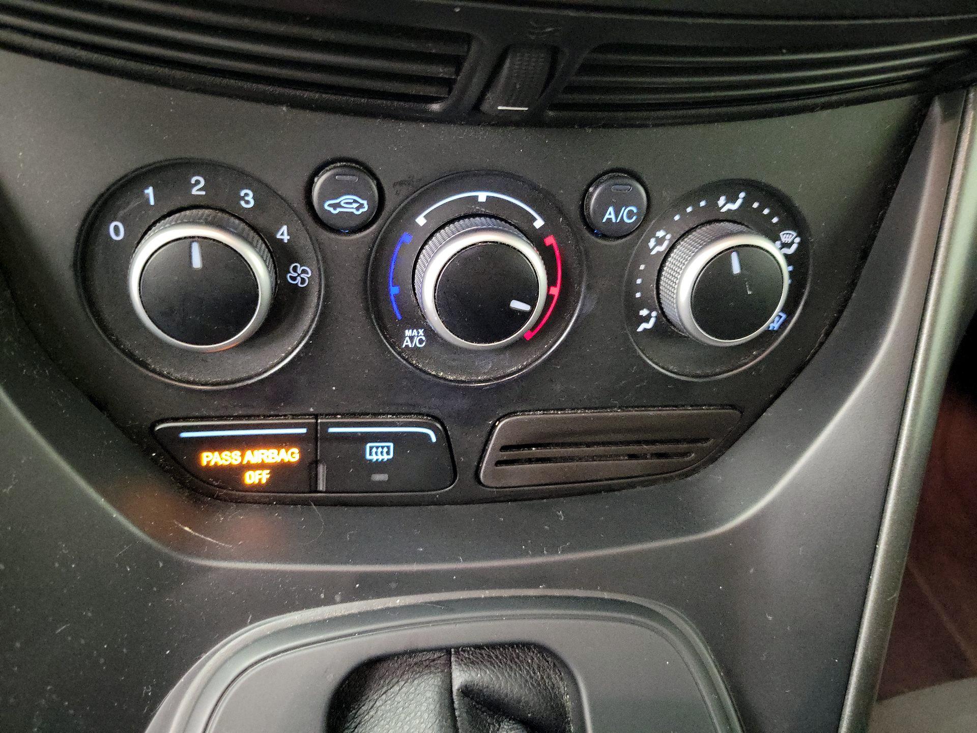 Thumbnail: 2016 Ford Escape - 16