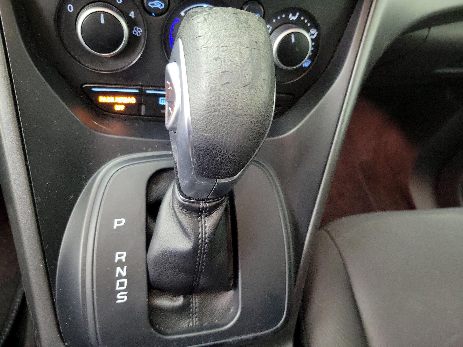 Thumbnail: 2016 Ford Escape - 17