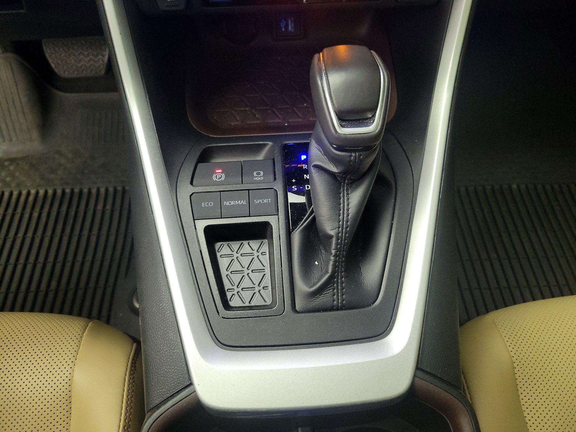 Thumbnail: 2024 Toyota RAV4 - 17