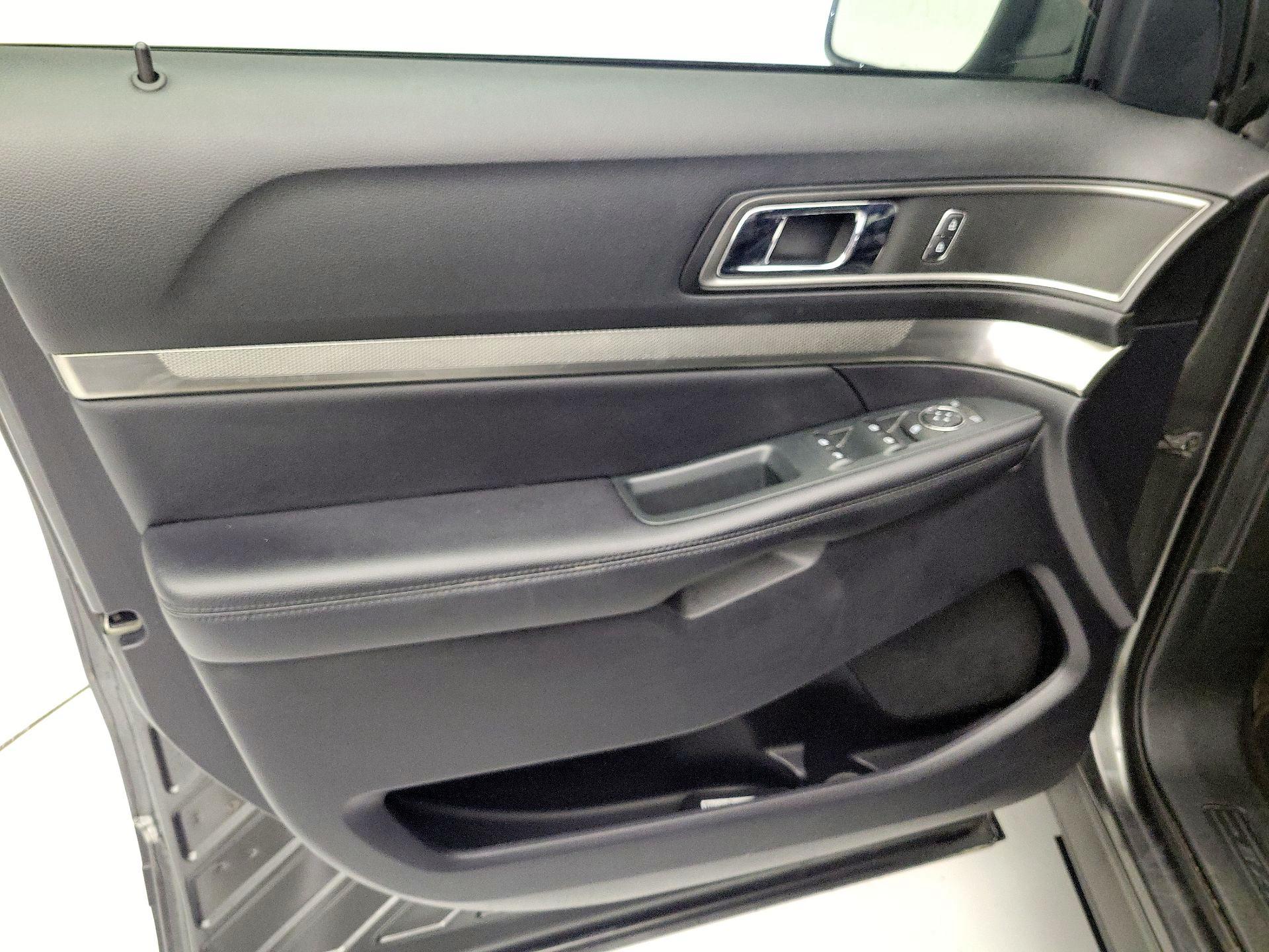 Thumbnail: 2019 Ford Explorer - 12