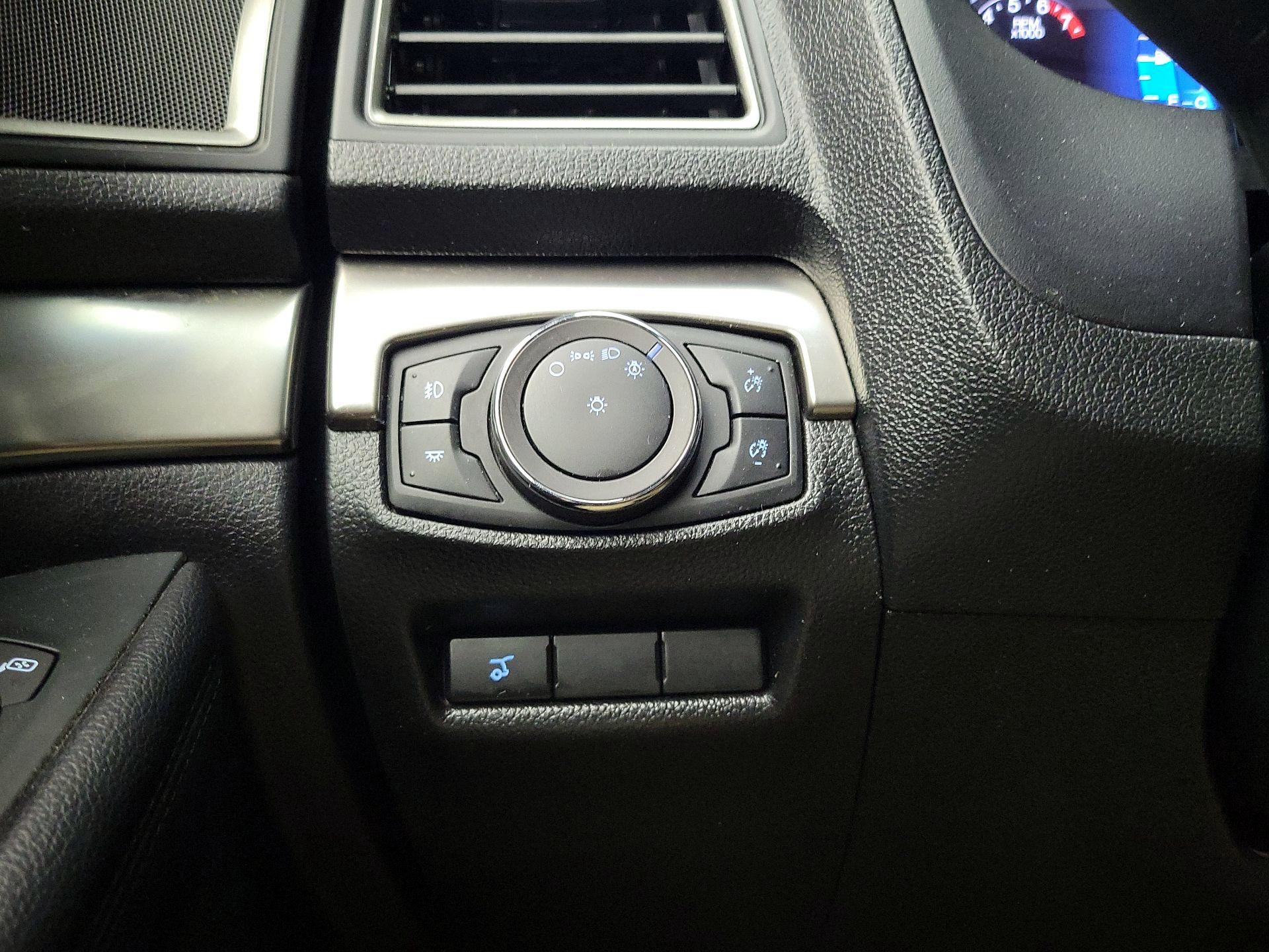 Thumbnail: 2019 Ford Explorer - 13