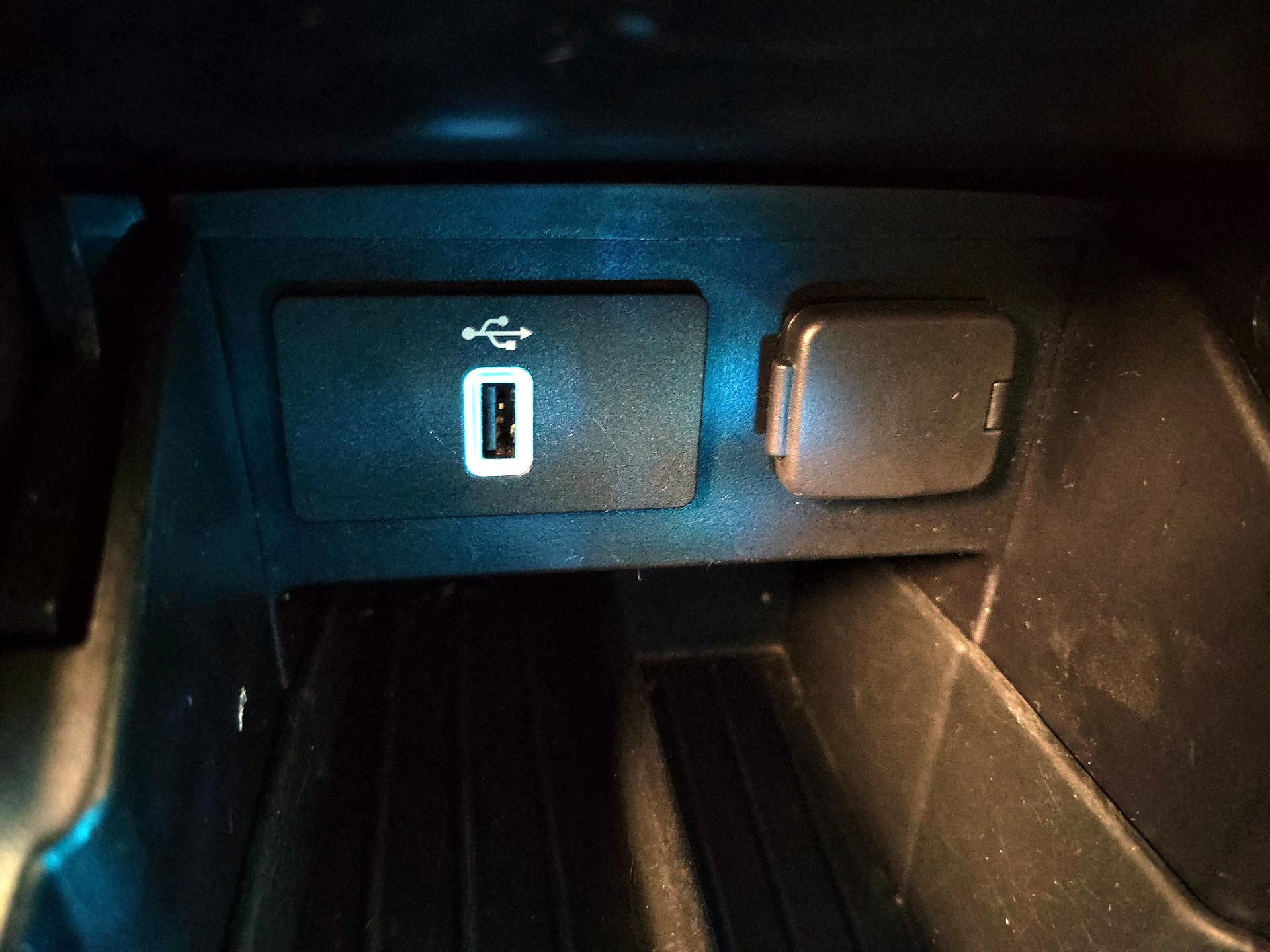 Thumbnail: 2019 Ford Explorer - 18