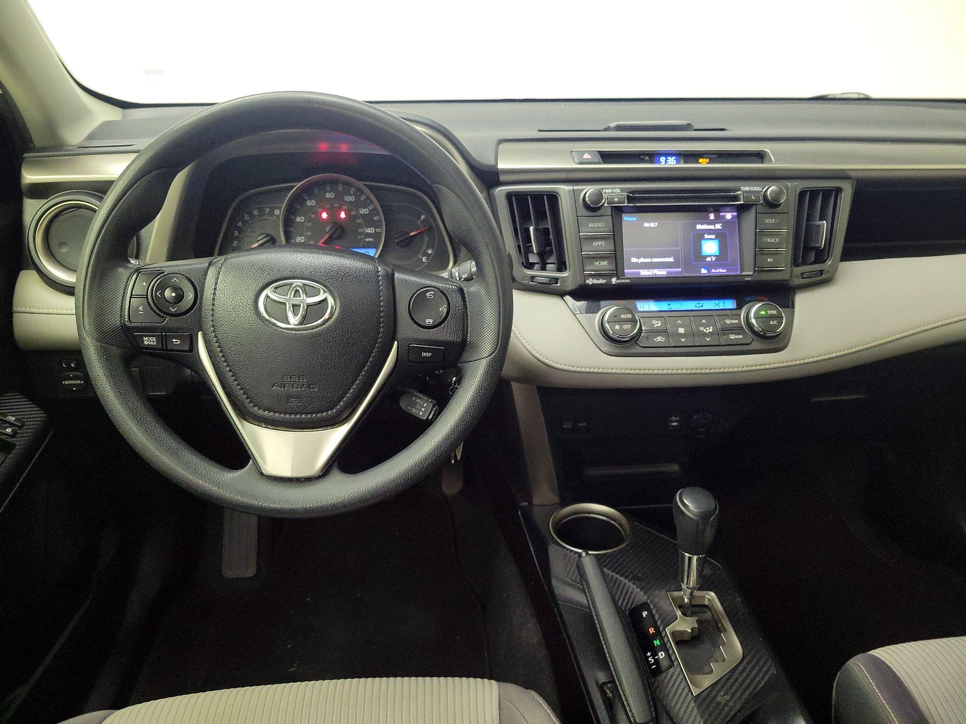 Thumbnail: 2015 Toyota RAV4 - 10