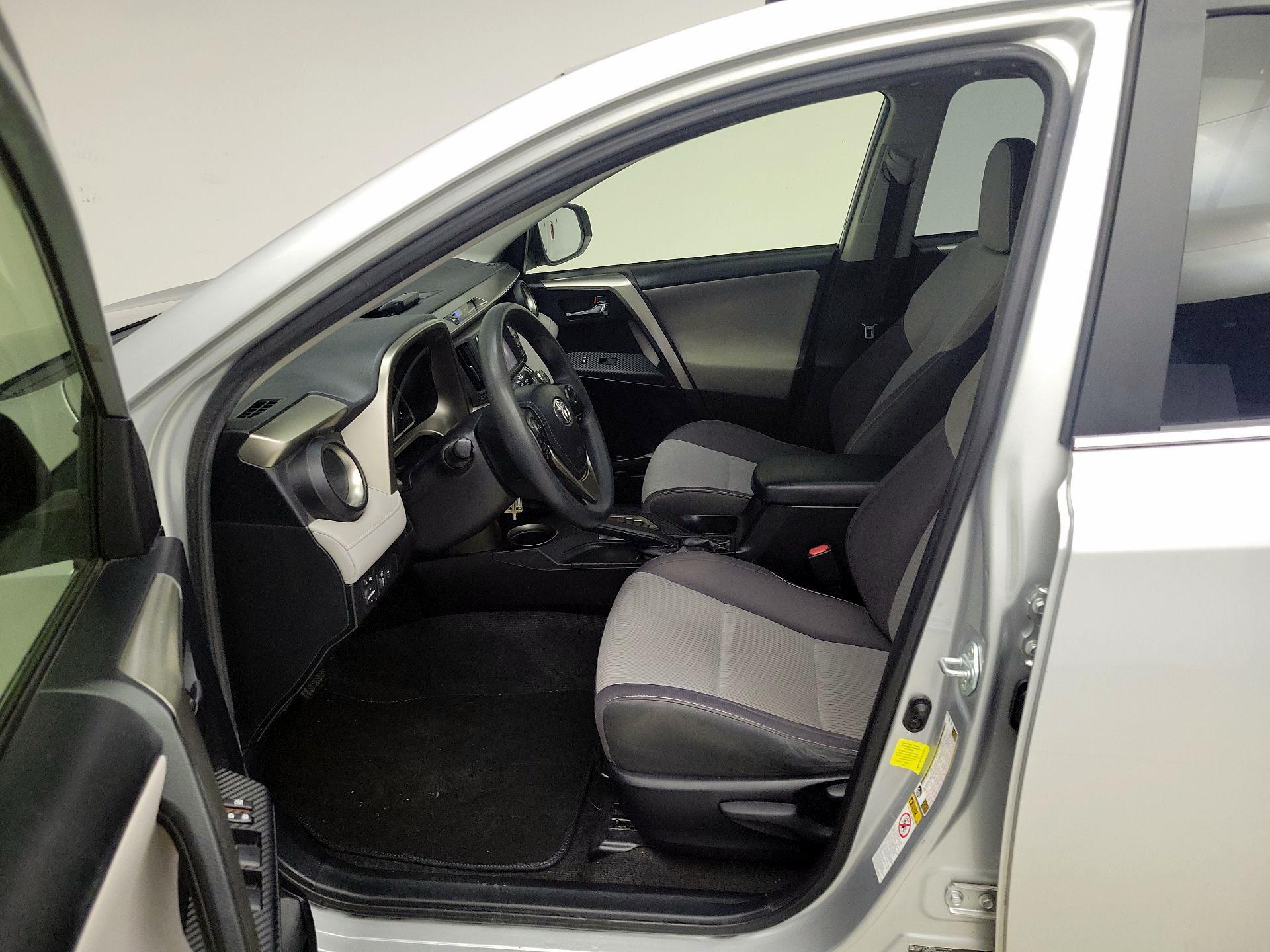 Thumbnail: 2015 Toyota RAV4 - 11