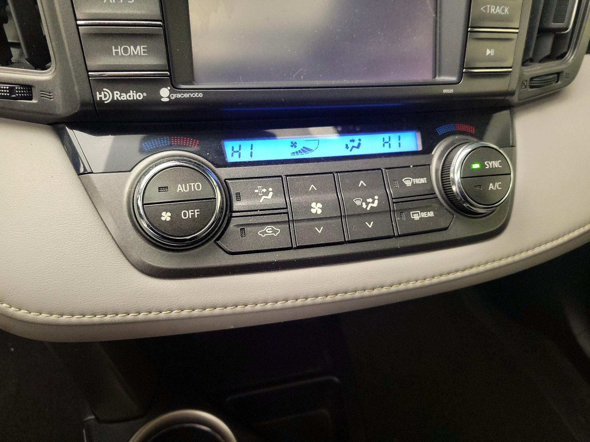 Thumbnail: 2015 Toyota RAV4 - 16