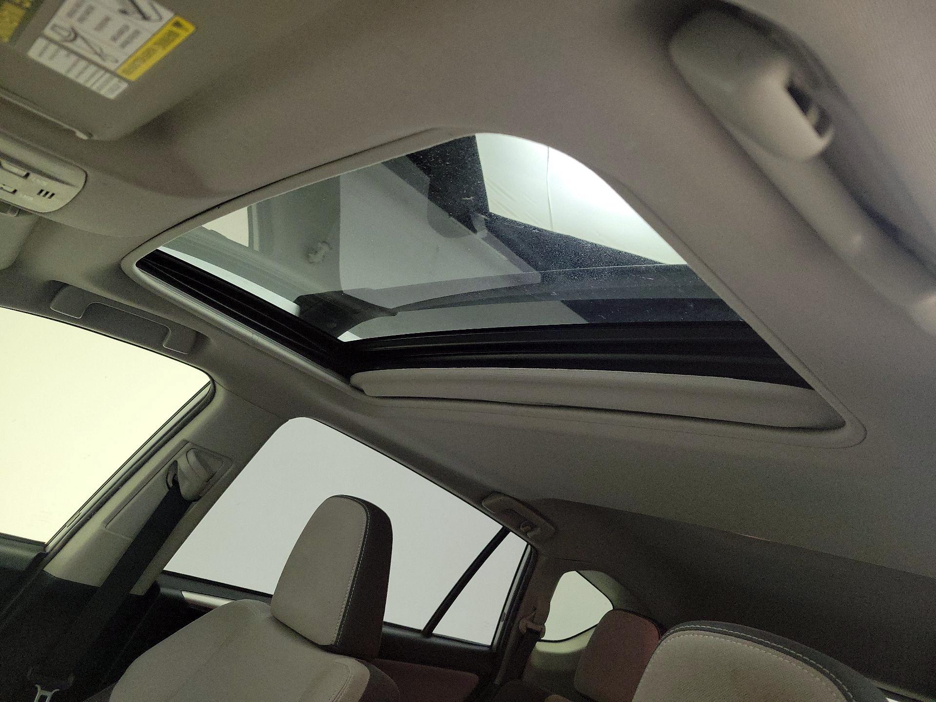 Thumbnail: 2015 Toyota RAV4 - 19