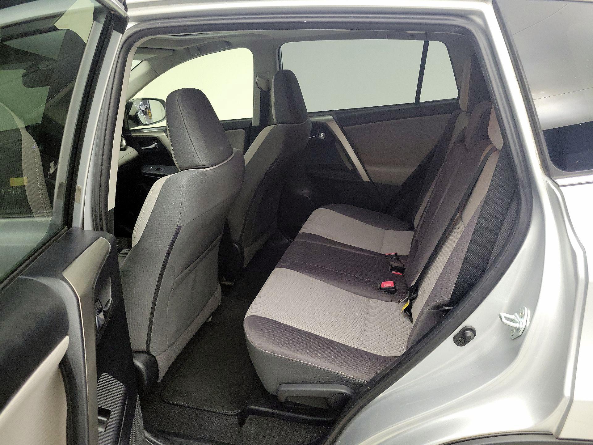 Thumbnail: 2015 Toyota RAV4 - 20