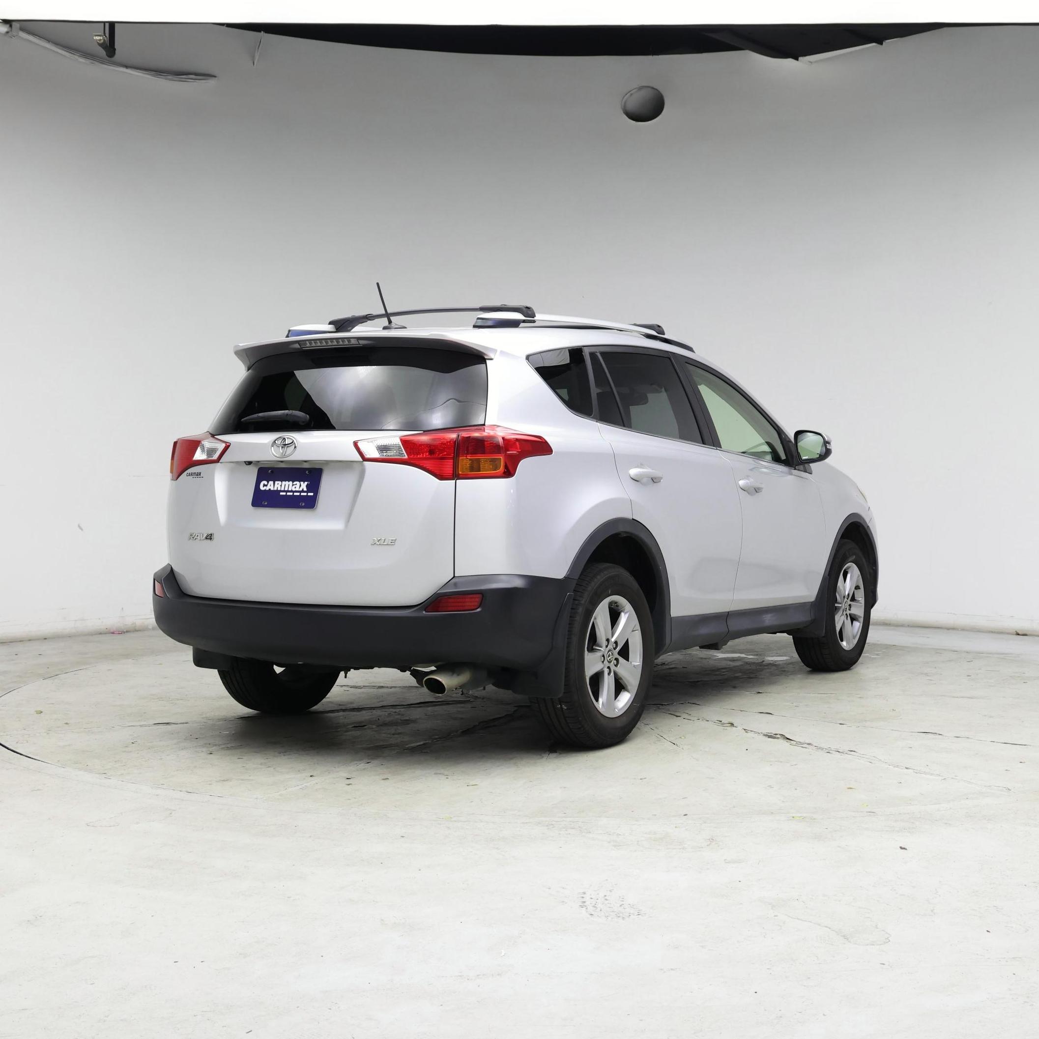 Thumbnail: 2015 Toyota RAV4 - 8