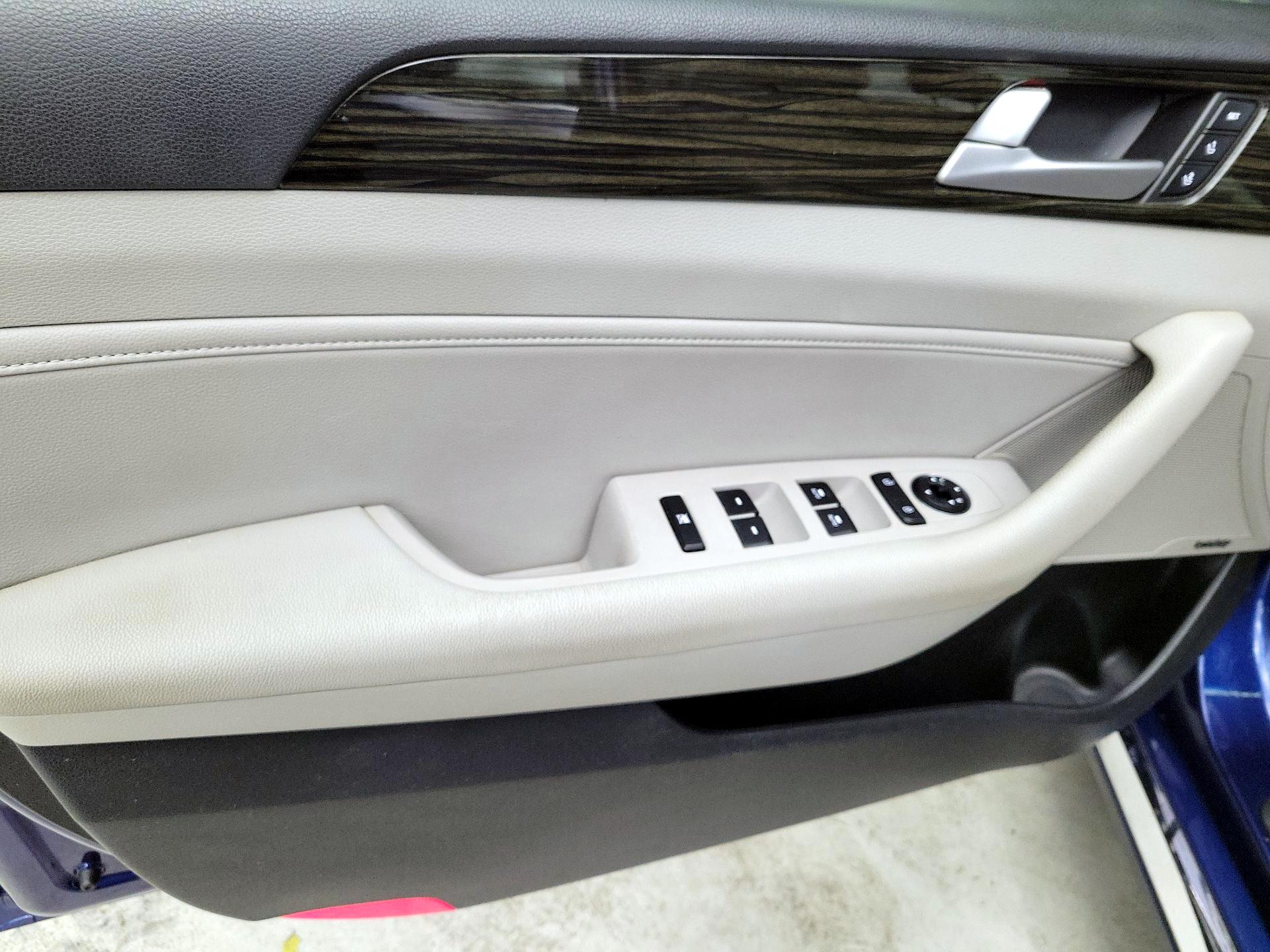 Thumbnail: 2016 Hyundai Sonata - 12