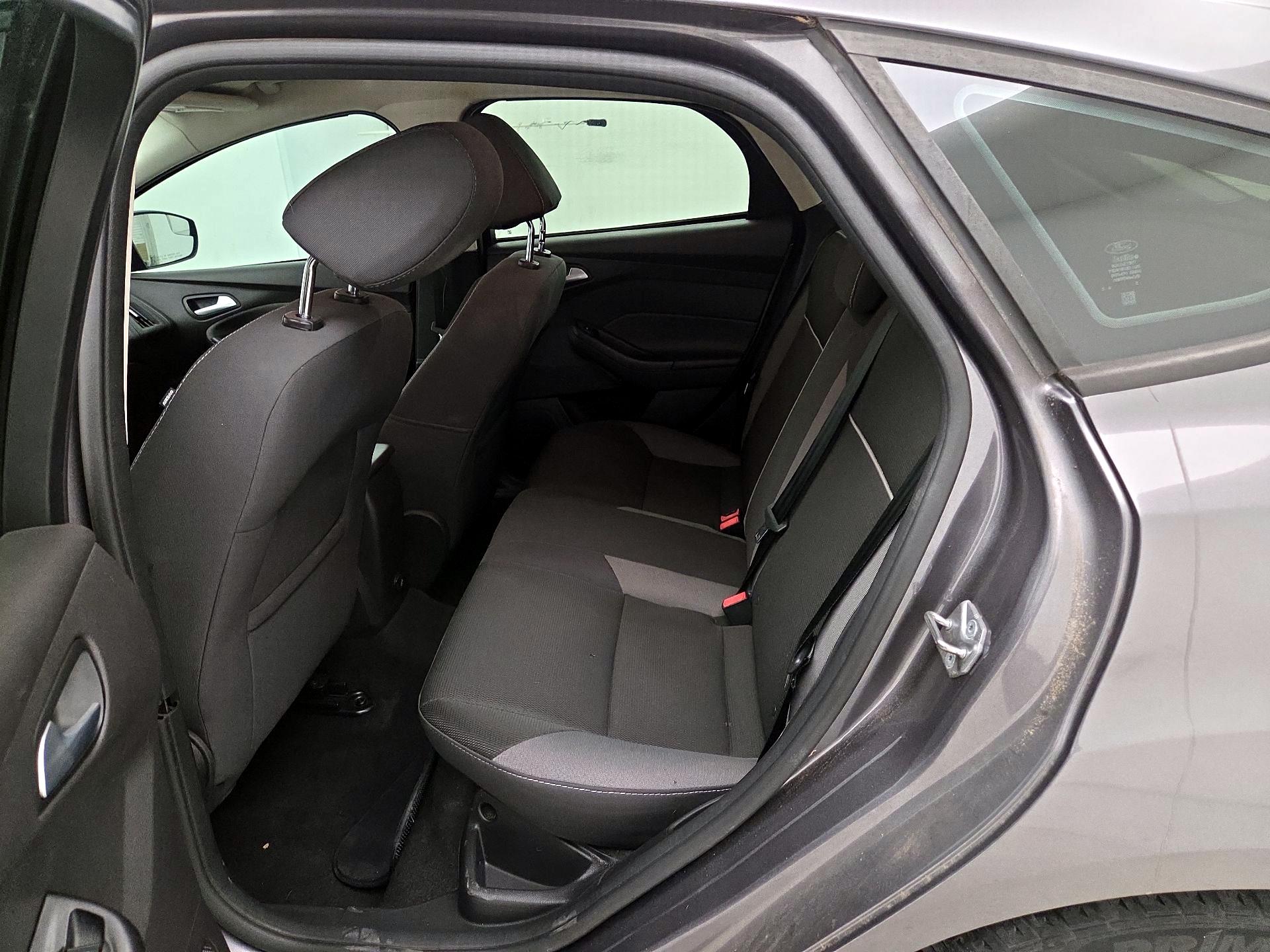 Thumbnail: 2014 Ford Focus - 18